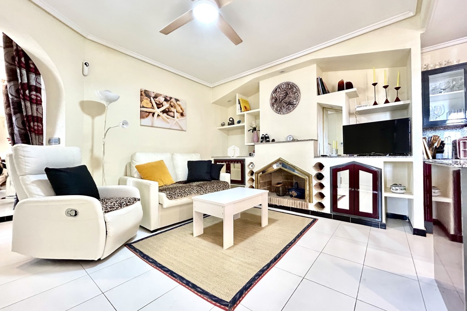 Resale - Apartment / flat -
Los Altos - Costa Blanca