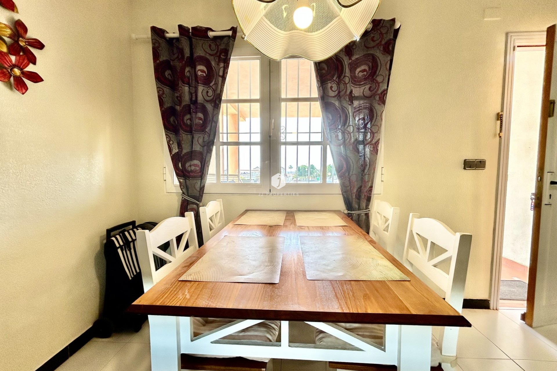 Resale - Apartment / flat -
Los Altos - Costa Blanca