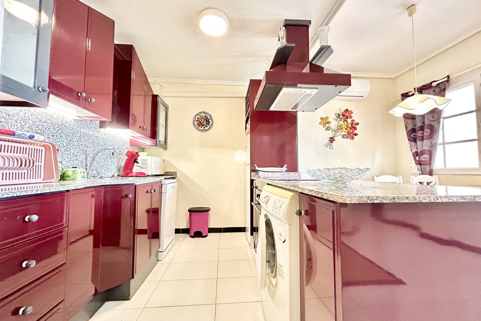Resale - Apartment / flat -
Los Altos - Costa Blanca