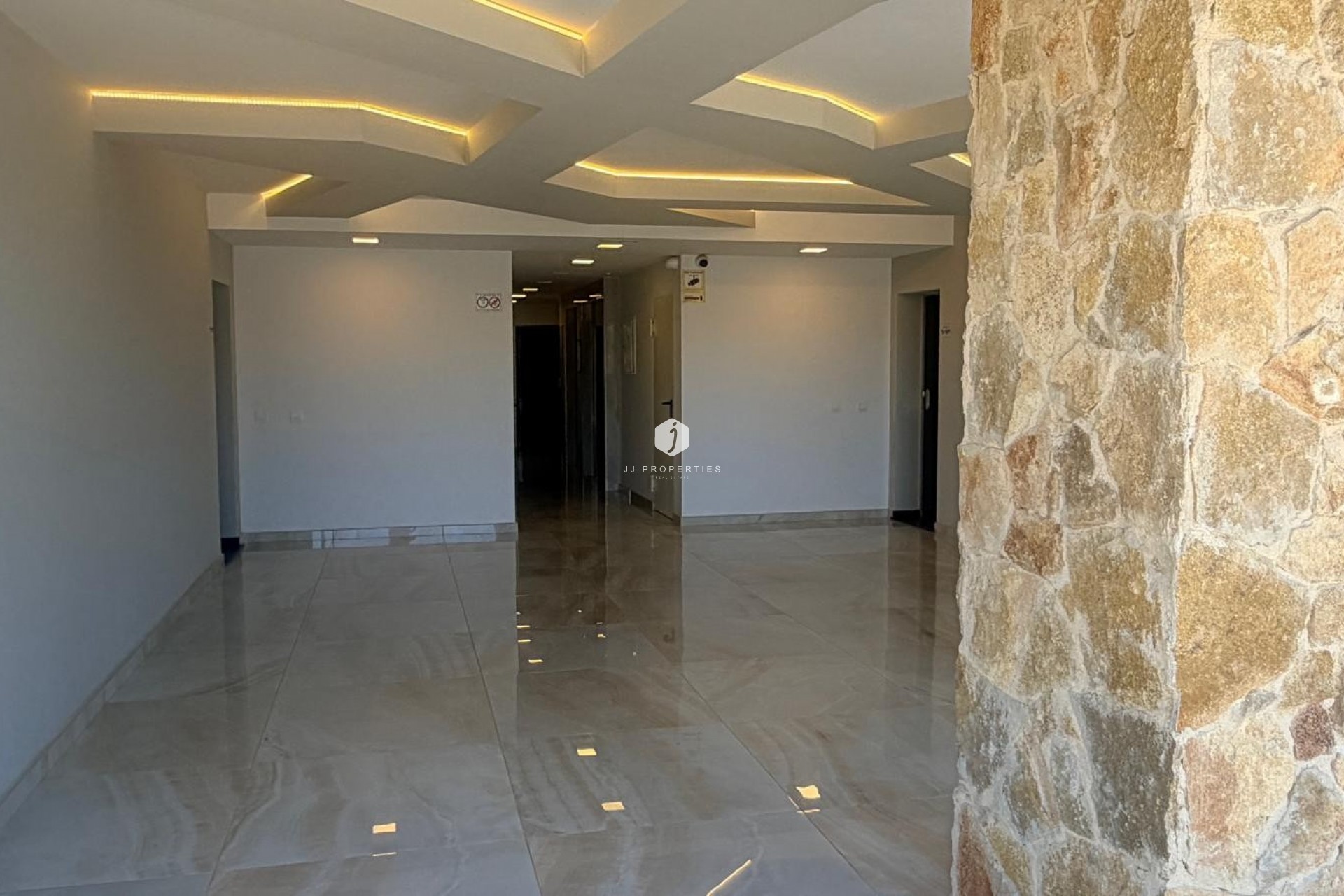 Resale - Apartment / flat -
Los Altos - Costa Blanca