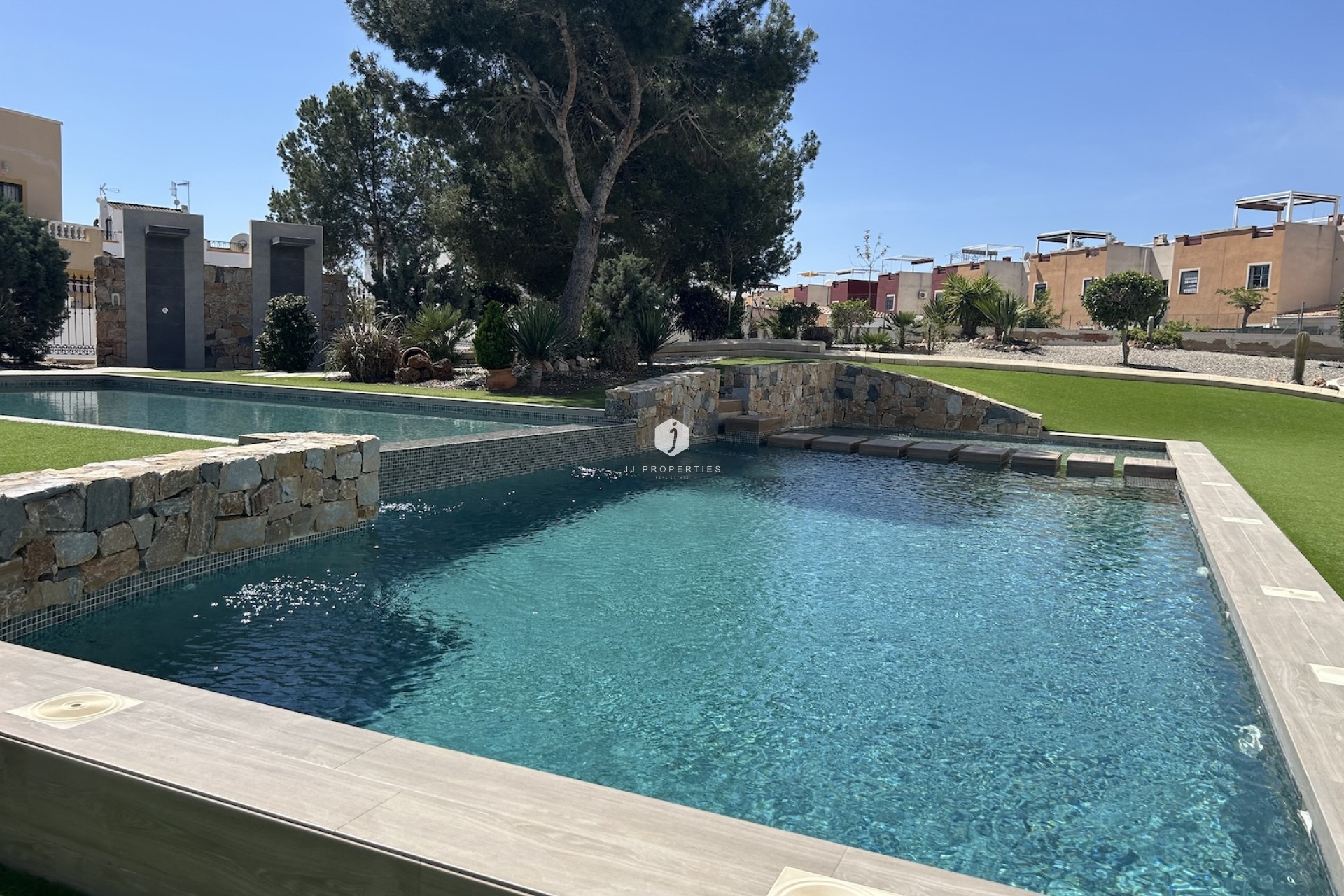 Resale - Apartment / flat -
Los Balcones - Costa Blanca