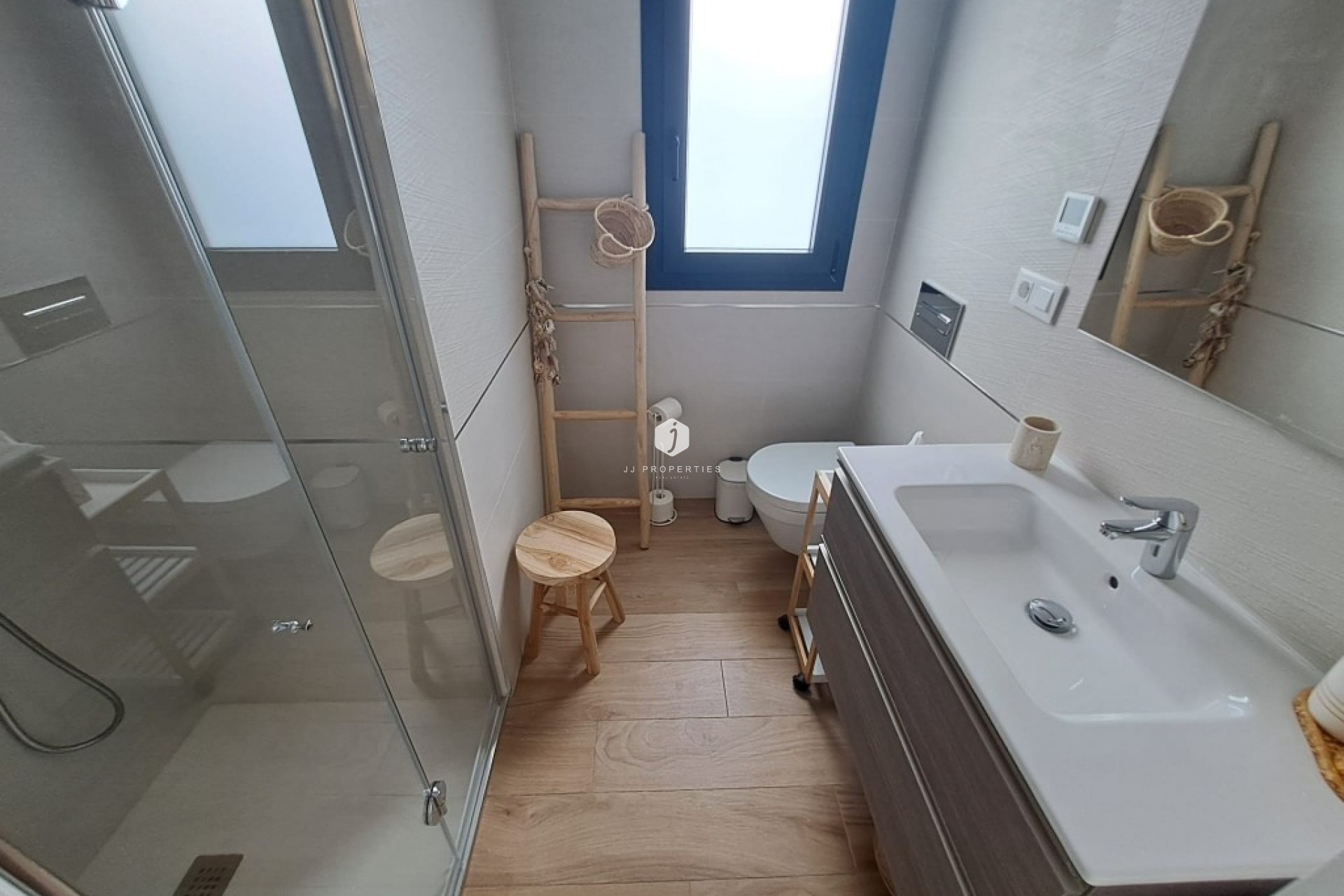 Resale - Apartment / flat -
Los Balcones - Costa Blanca