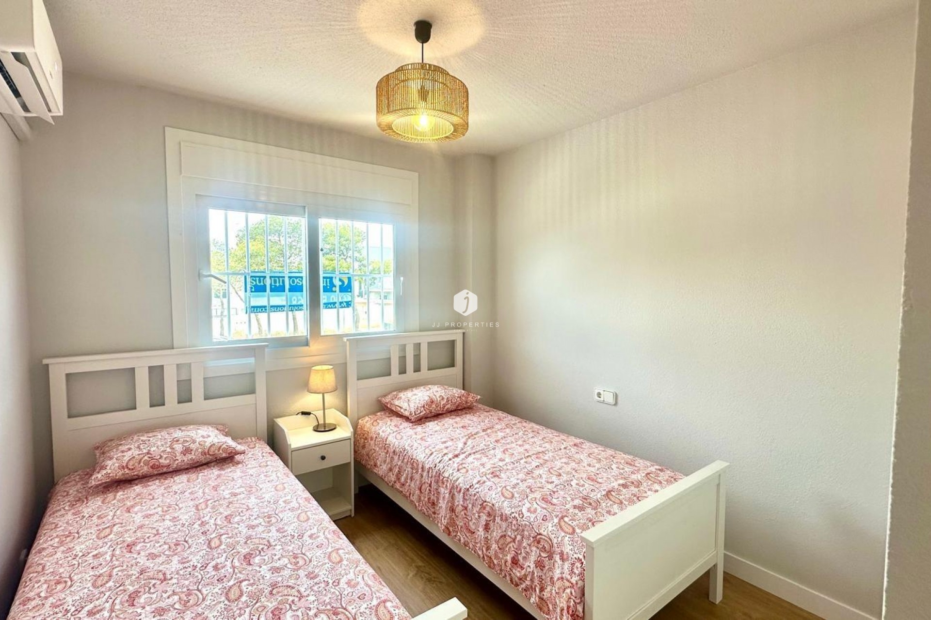 Resale - Apartment / flat -
Orihuela Costa - Campoamor