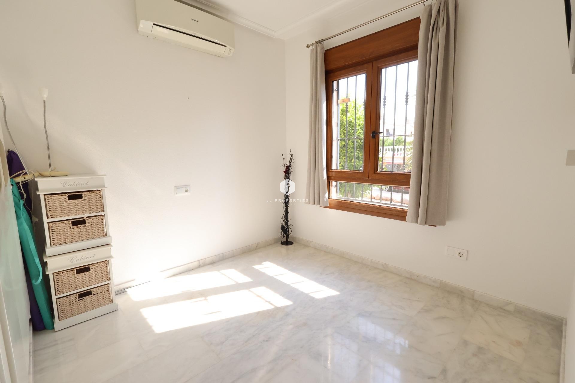 Resale - Apartment / flat -
Orihuela Costa - Costa Blanca