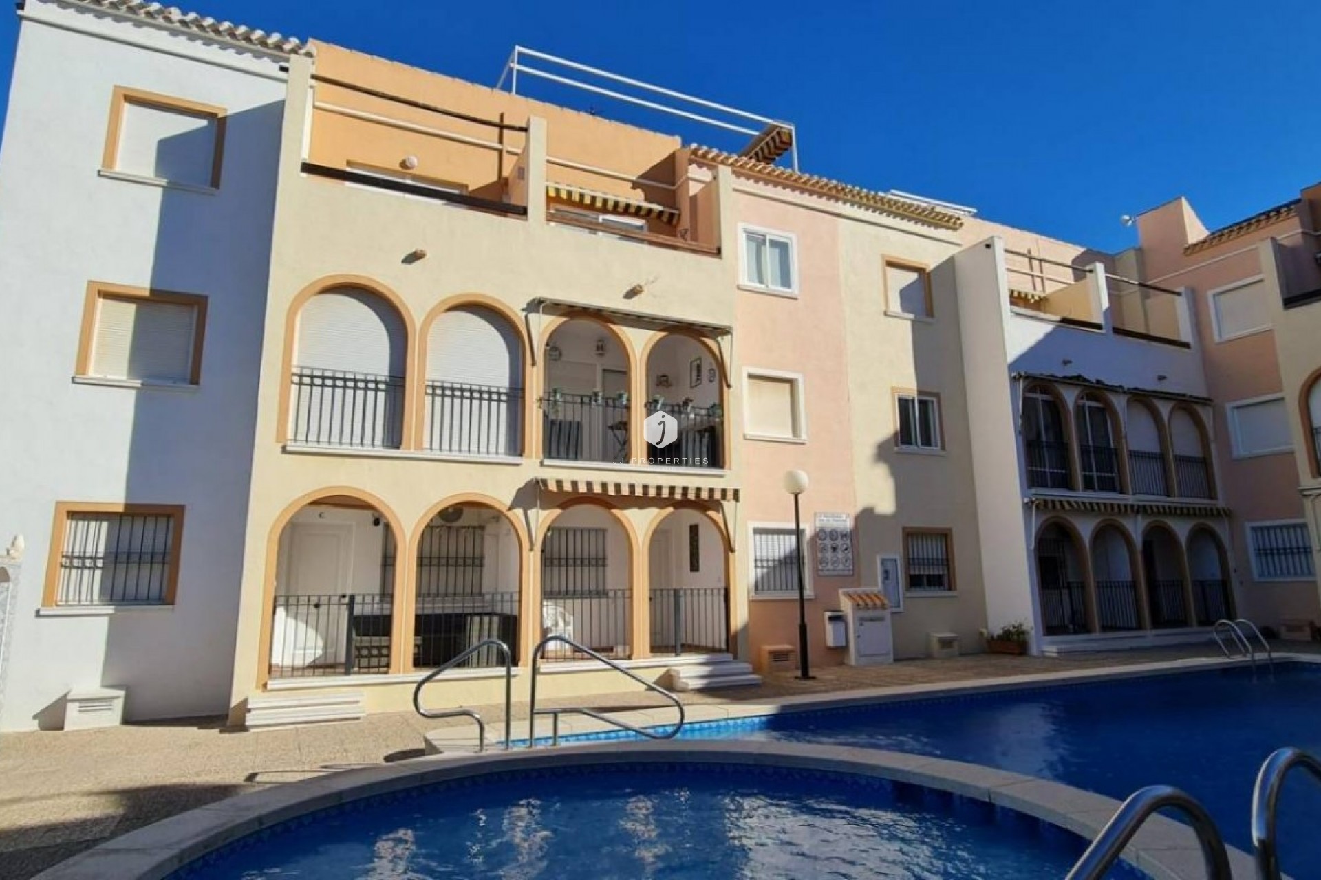 Resale - Apartment / flat -
Playa De Los Naufragos - Costa Blanca