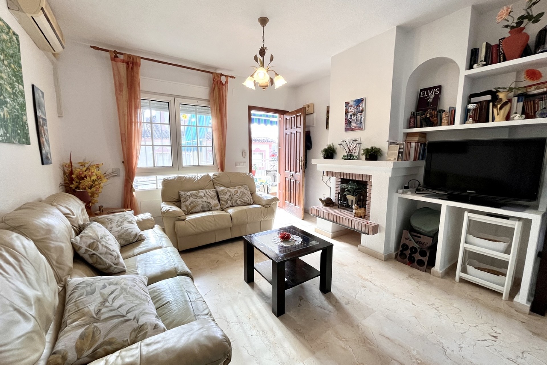 Resale - Apartment / flat -
Playa Flamenca - Costa Blanca