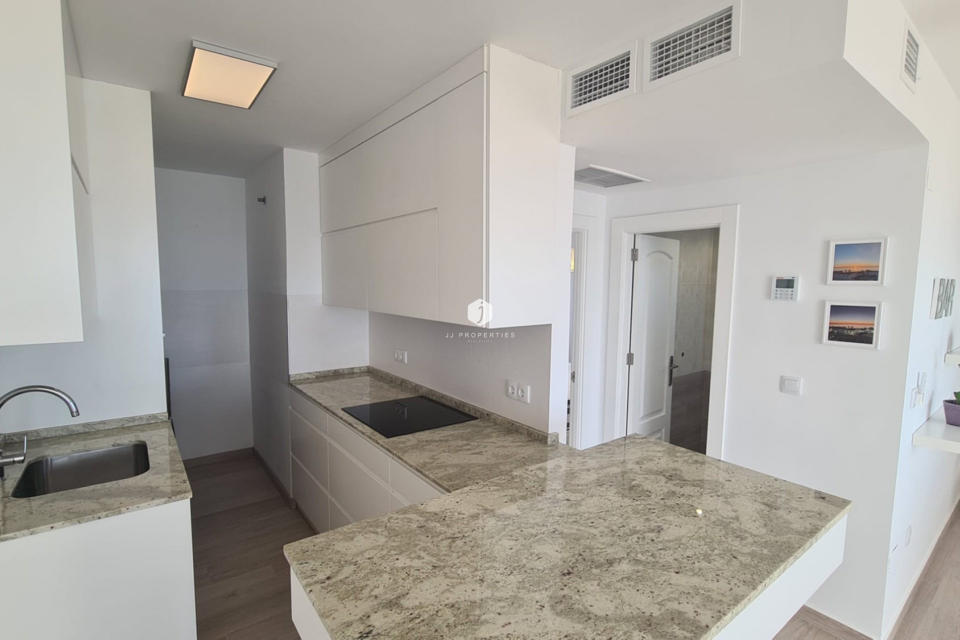 Resale - Apartment / flat -
Playa Flamenca - Costa Blanca