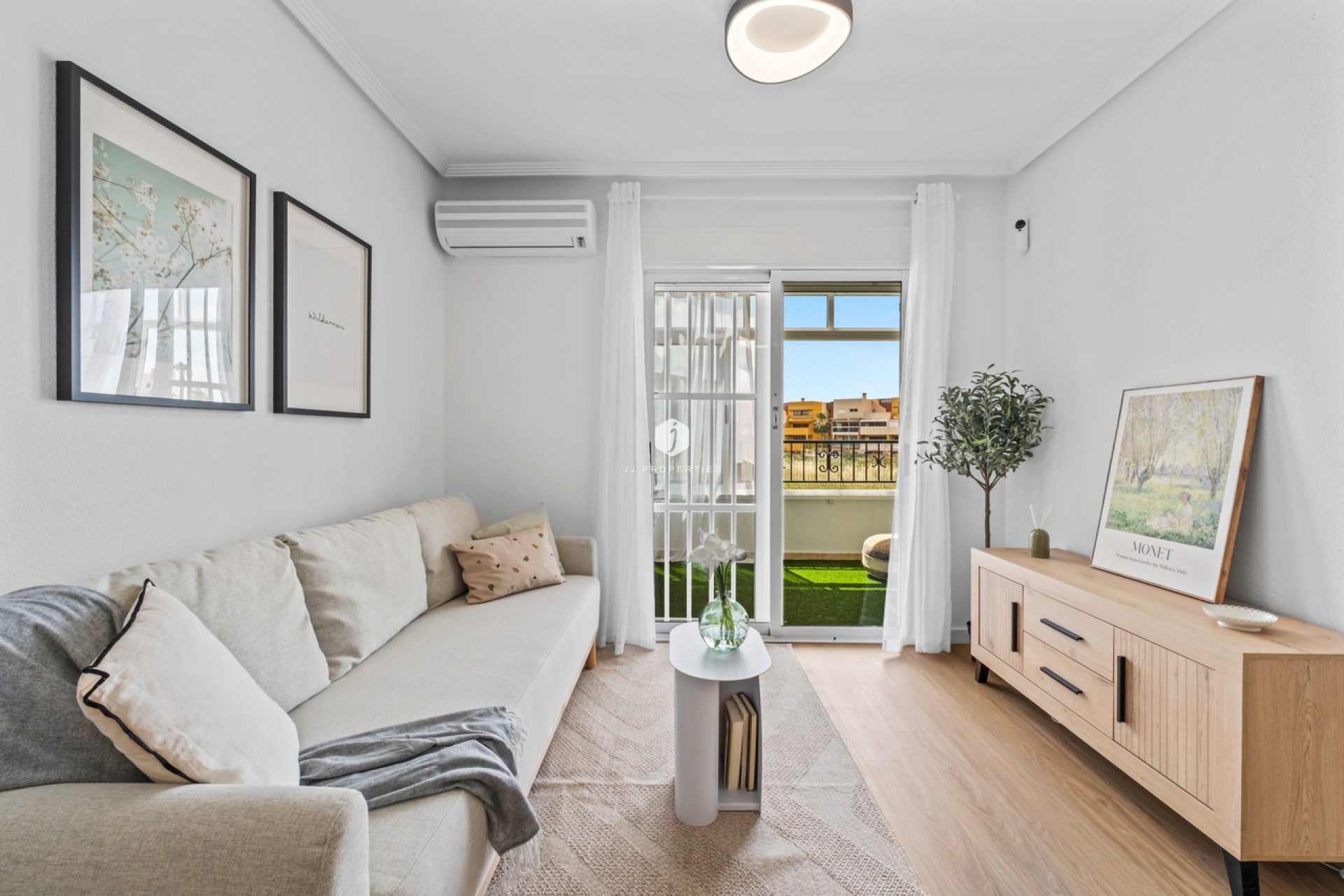Resale - Apartment / flat -
Playa Flamenca - Costa Blanca