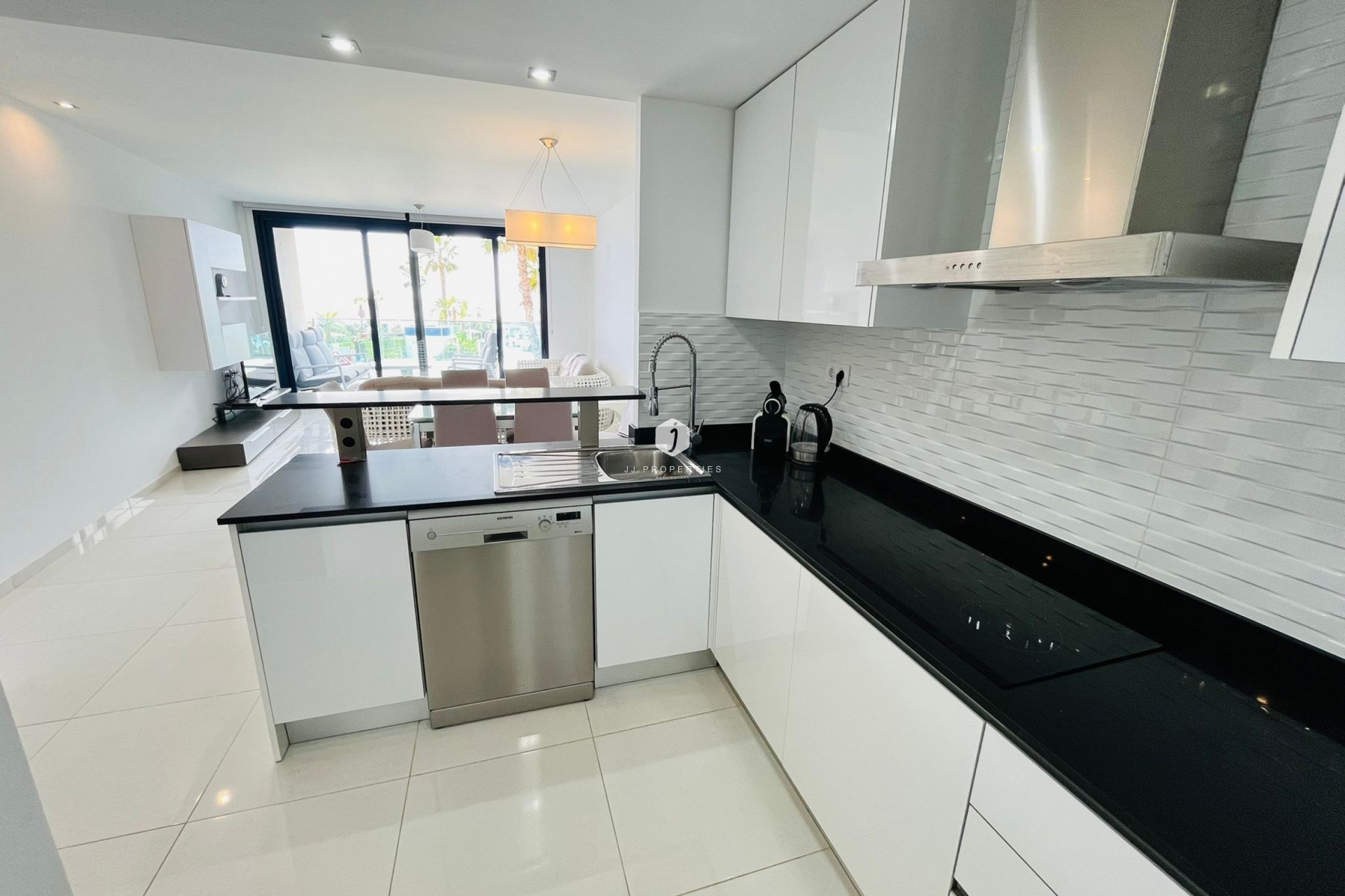 Resale - Apartment / flat -
Punta Prima - Costa Blanca