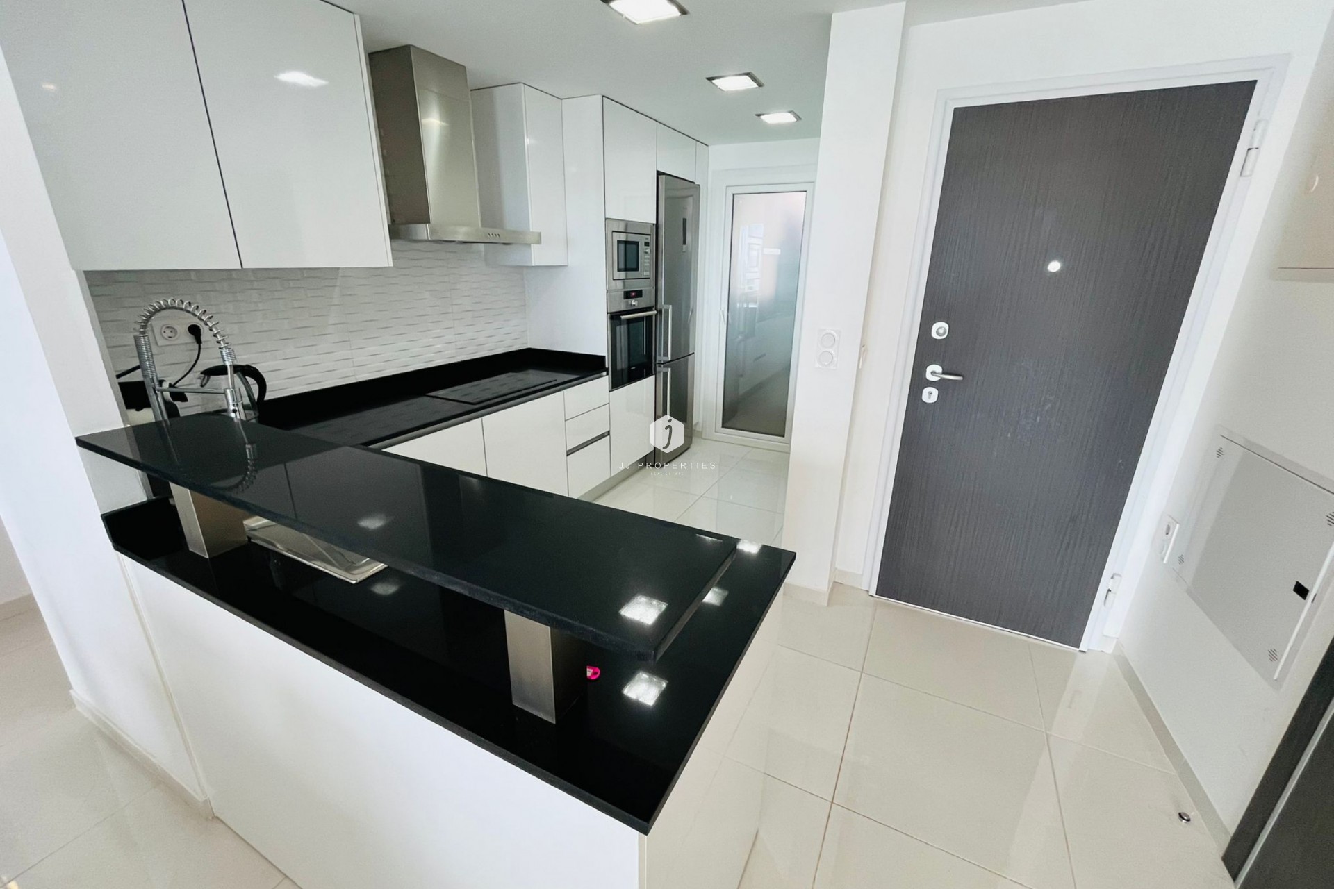 Resale - Apartment / flat -
Punta Prima - Costa Blanca