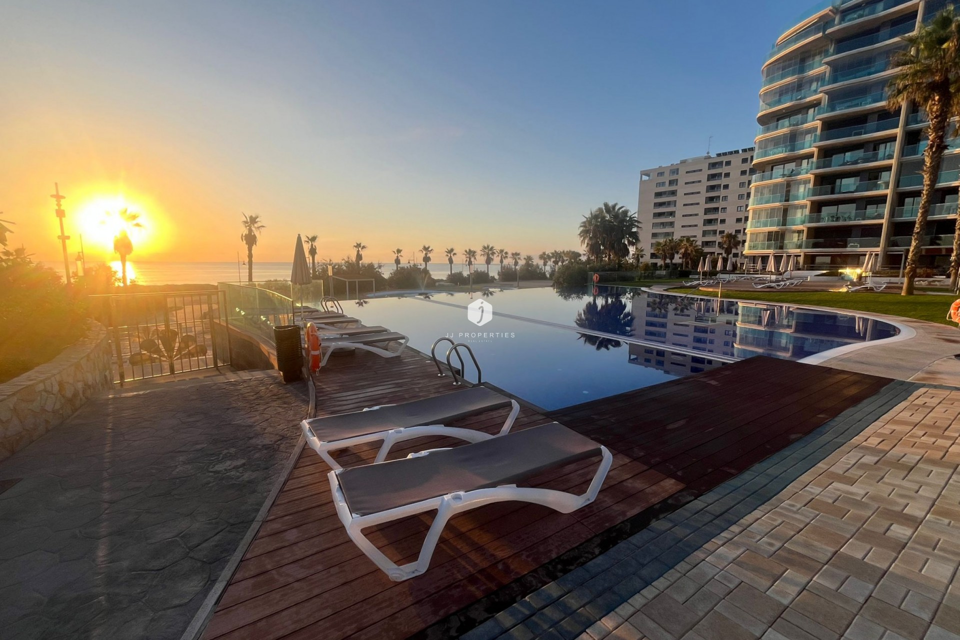 Resale - Apartment / flat -
Punta Prima - Costa Blanca