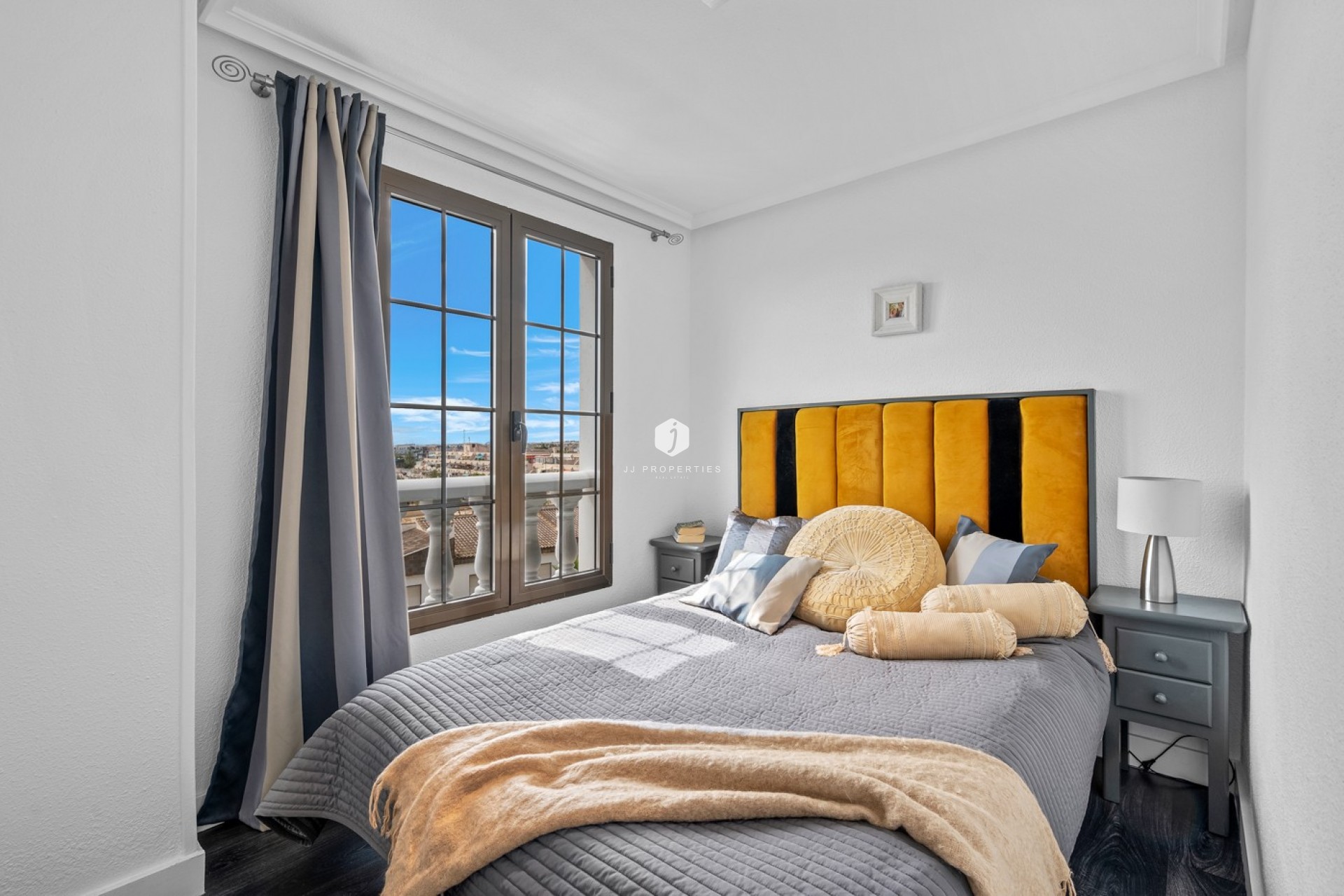 Resale - Apartment / flat -
Punta Prima - Costa Blanca