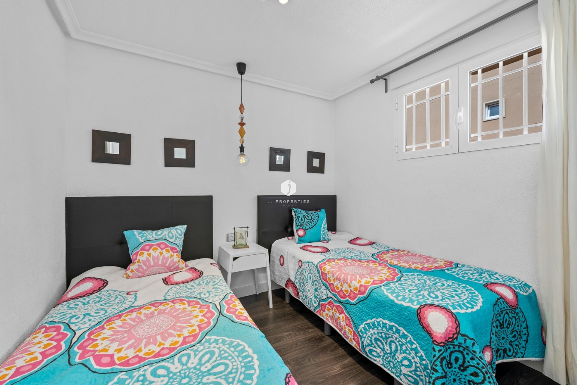 Resale - Apartment / flat -
Punta Prima - Costa Blanca