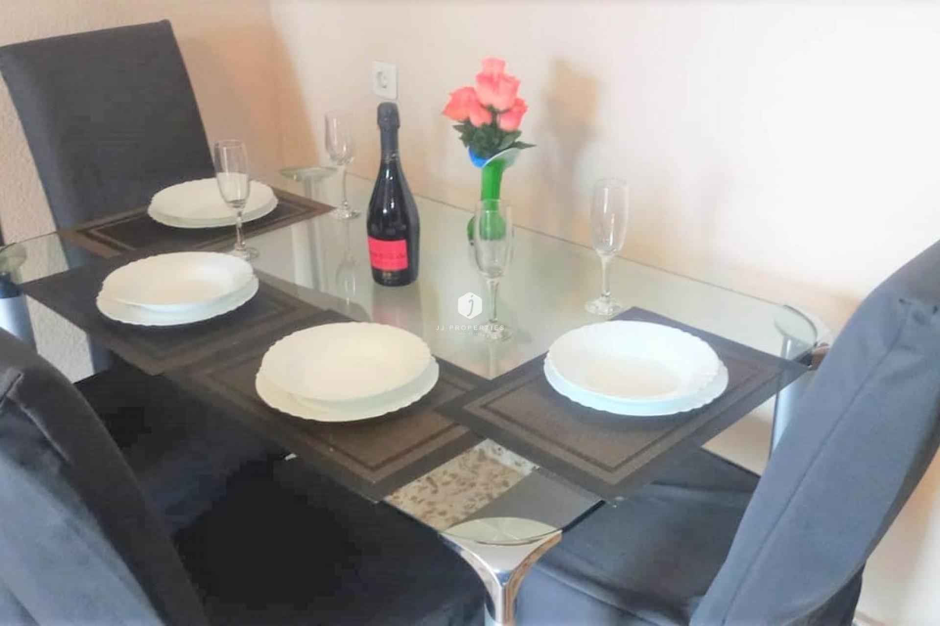 Resale - Apartment / flat -
Punta Prima - Costa Blanca