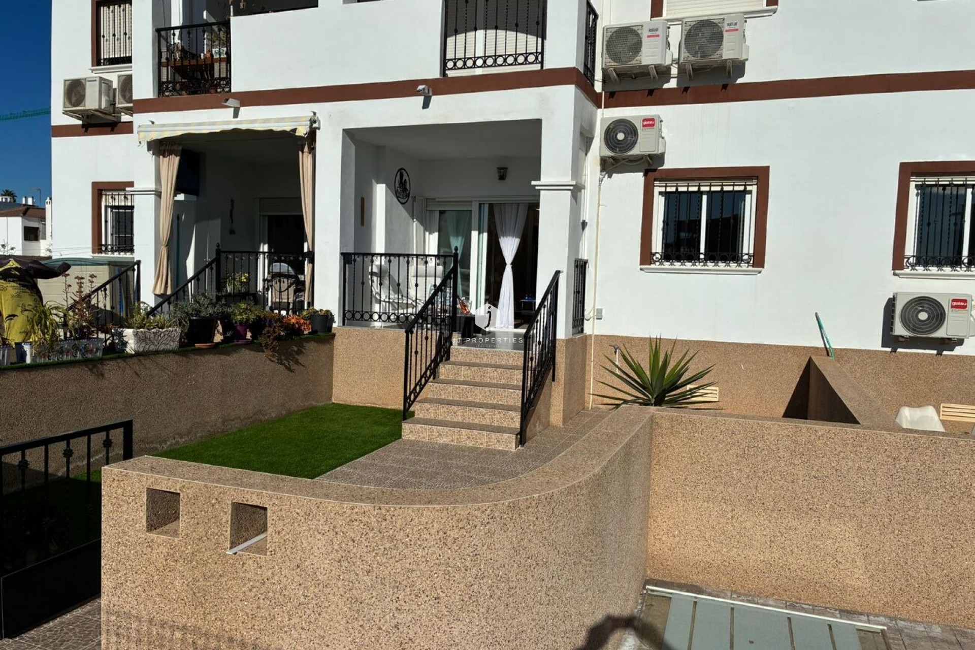 Resale - Apartment / flat -
Punta Prima - Costa Blanca