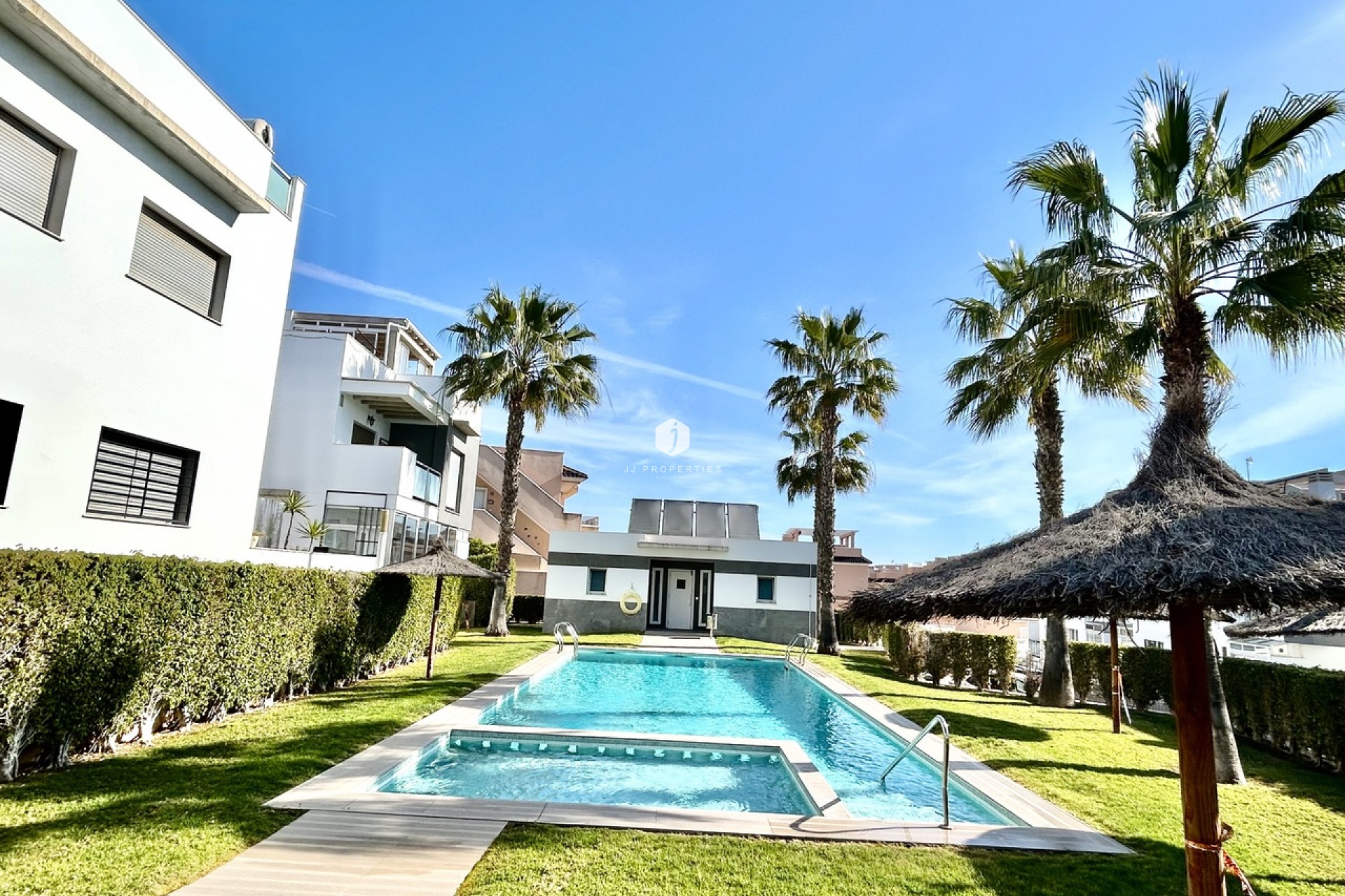 Resale - Apartment / flat -
Punta Prima - Costa Blanca