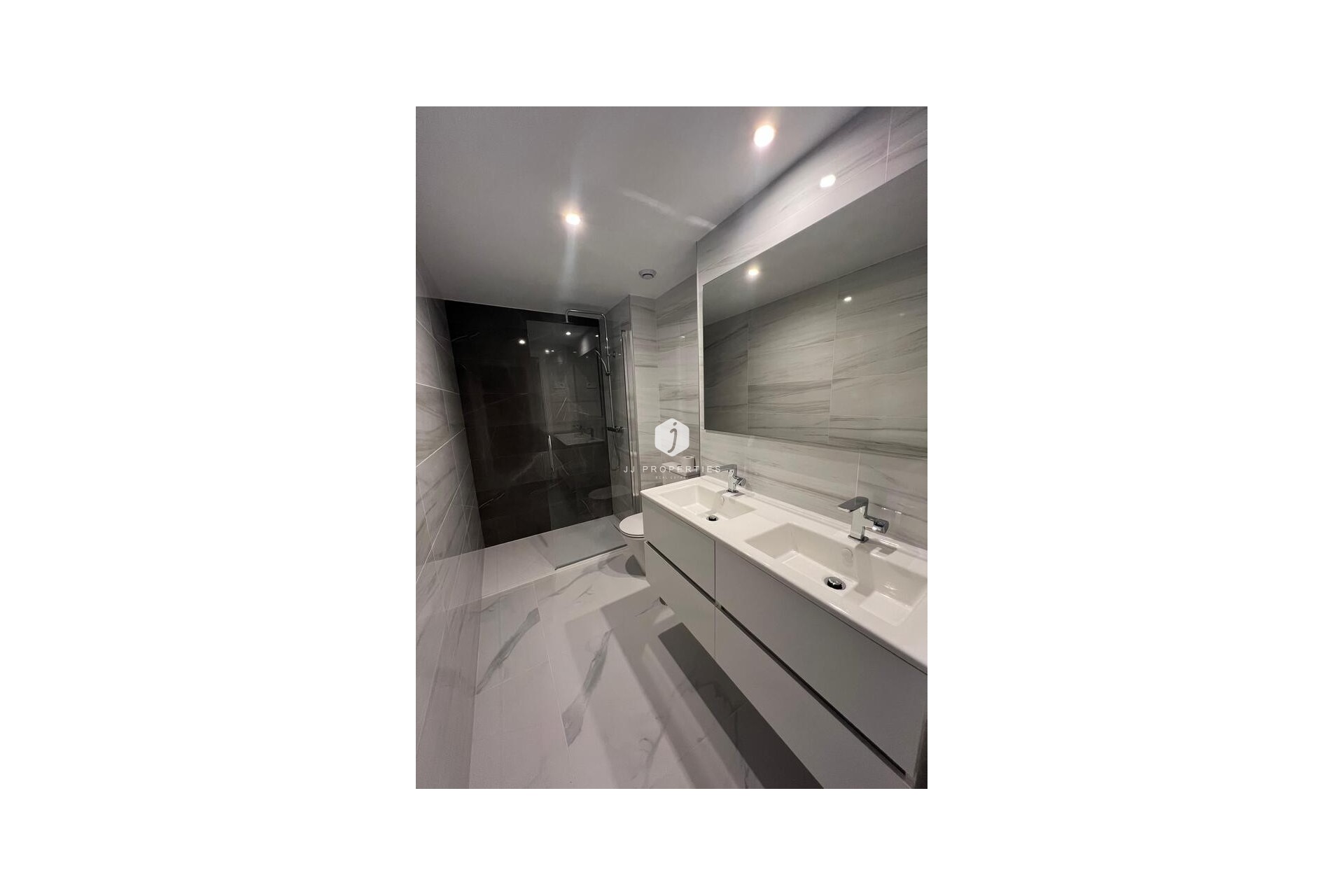 Resale - Apartment / flat -
Punta Prima - Orihuela Costa