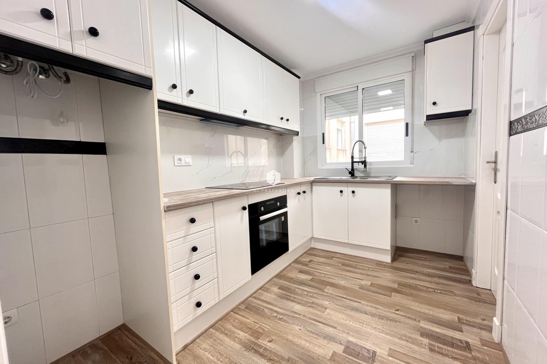 Resale - Apartment / flat -
San Miguel de Salinas - Inland