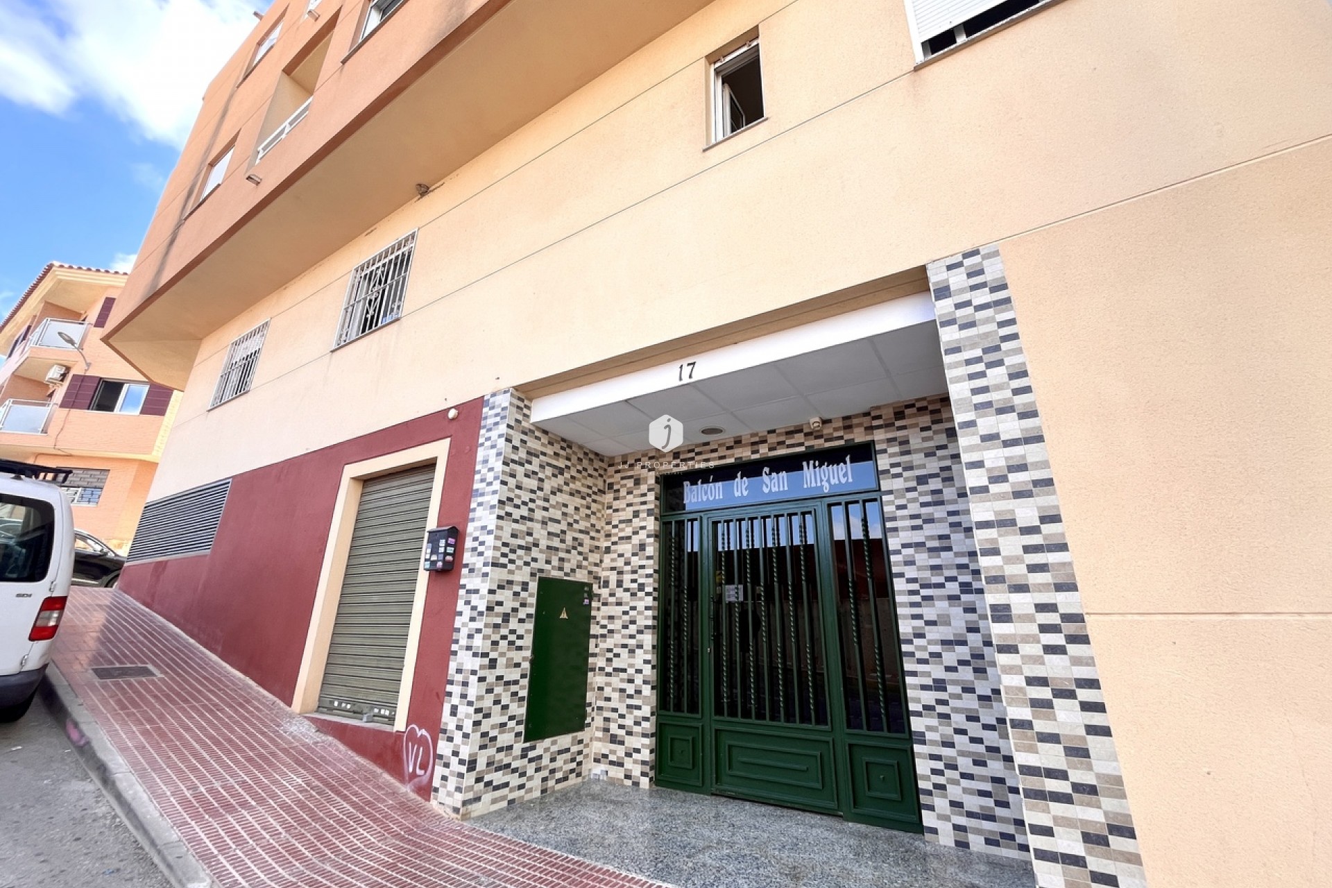 Resale - Apartment / flat -
San Miguel de Salinas - Inland
