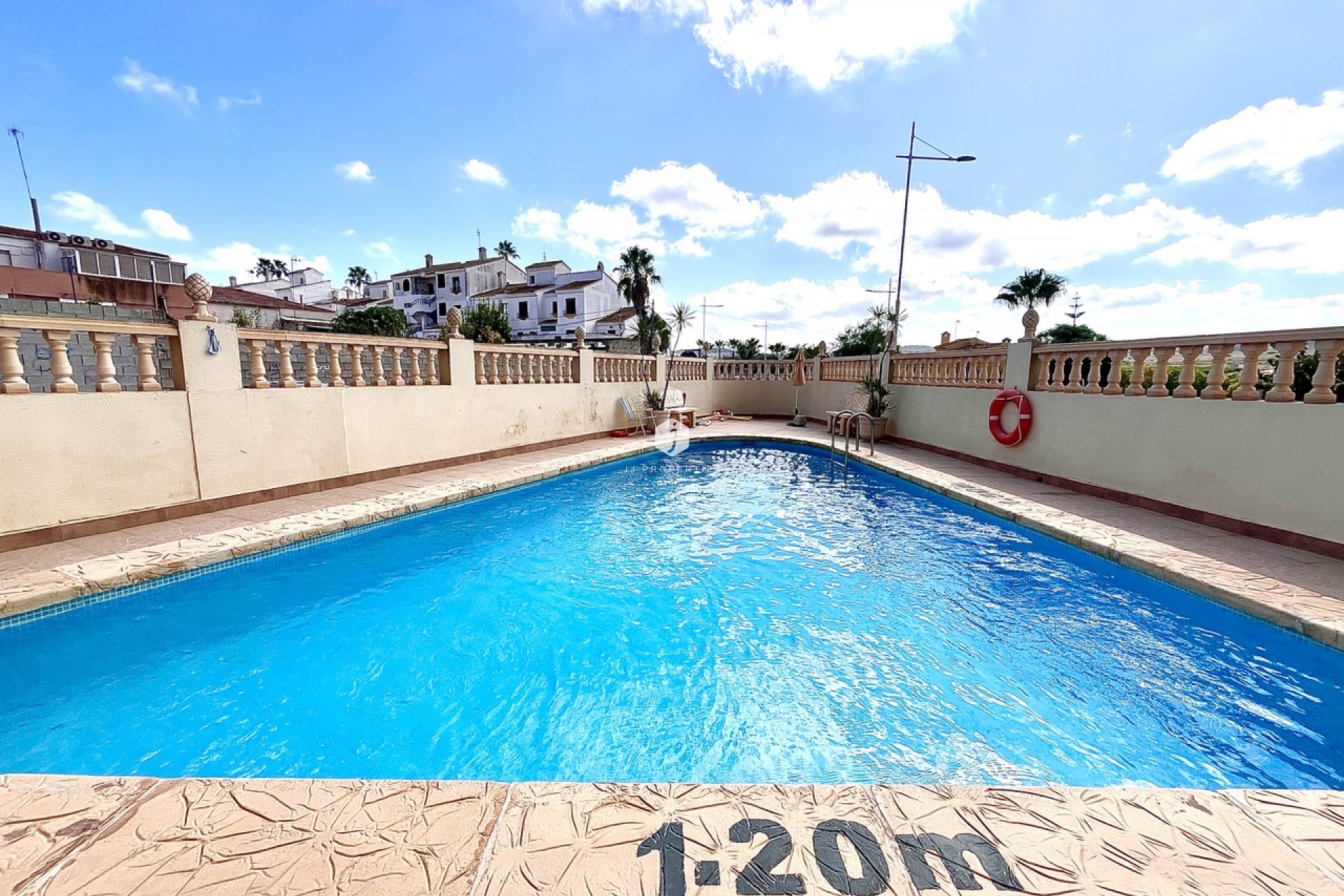 Resale - Apartment / flat -
San Miguel de Salinas - Inland