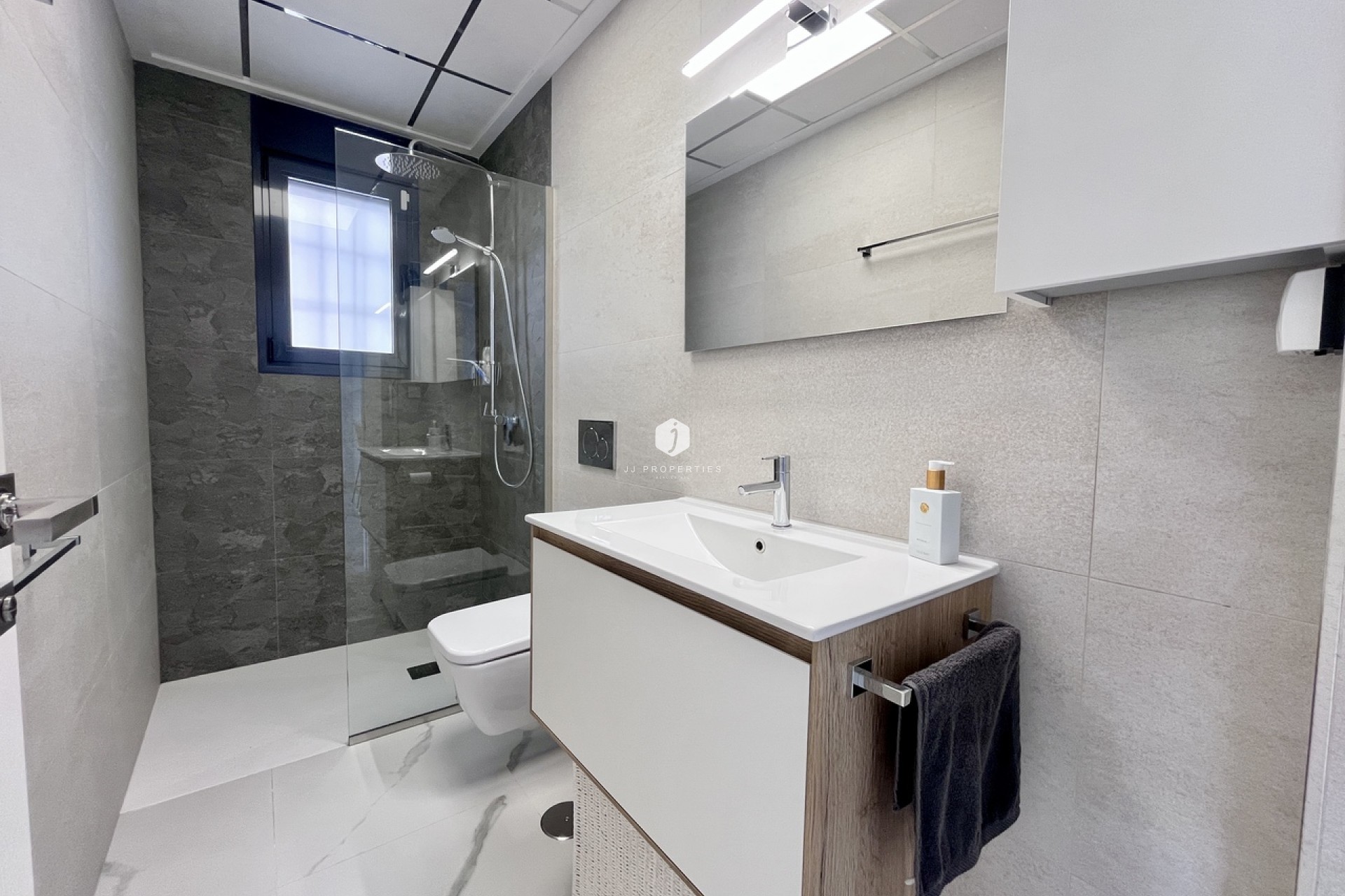 Resale - Apartment / flat -
San Miguel de Salinas - Inland