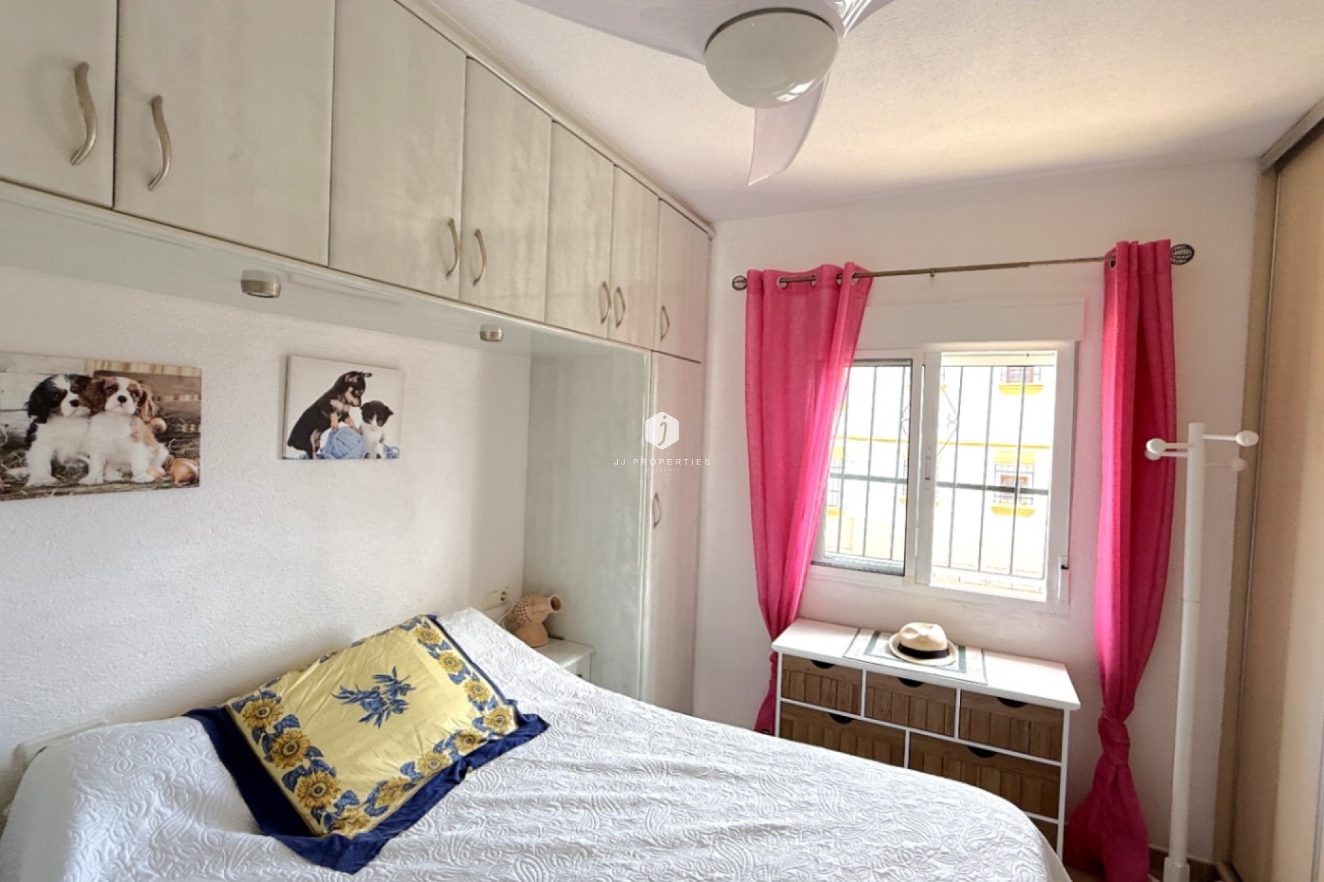 Resale - Apartment / flat -
San Miguel de Salinas - Inland