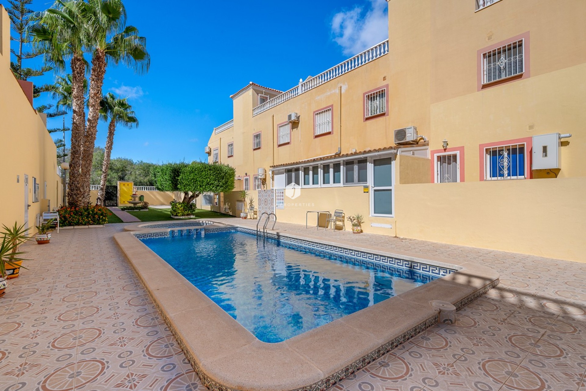 Resale - Apartment / flat -
San Miguel de Salinas - Inland