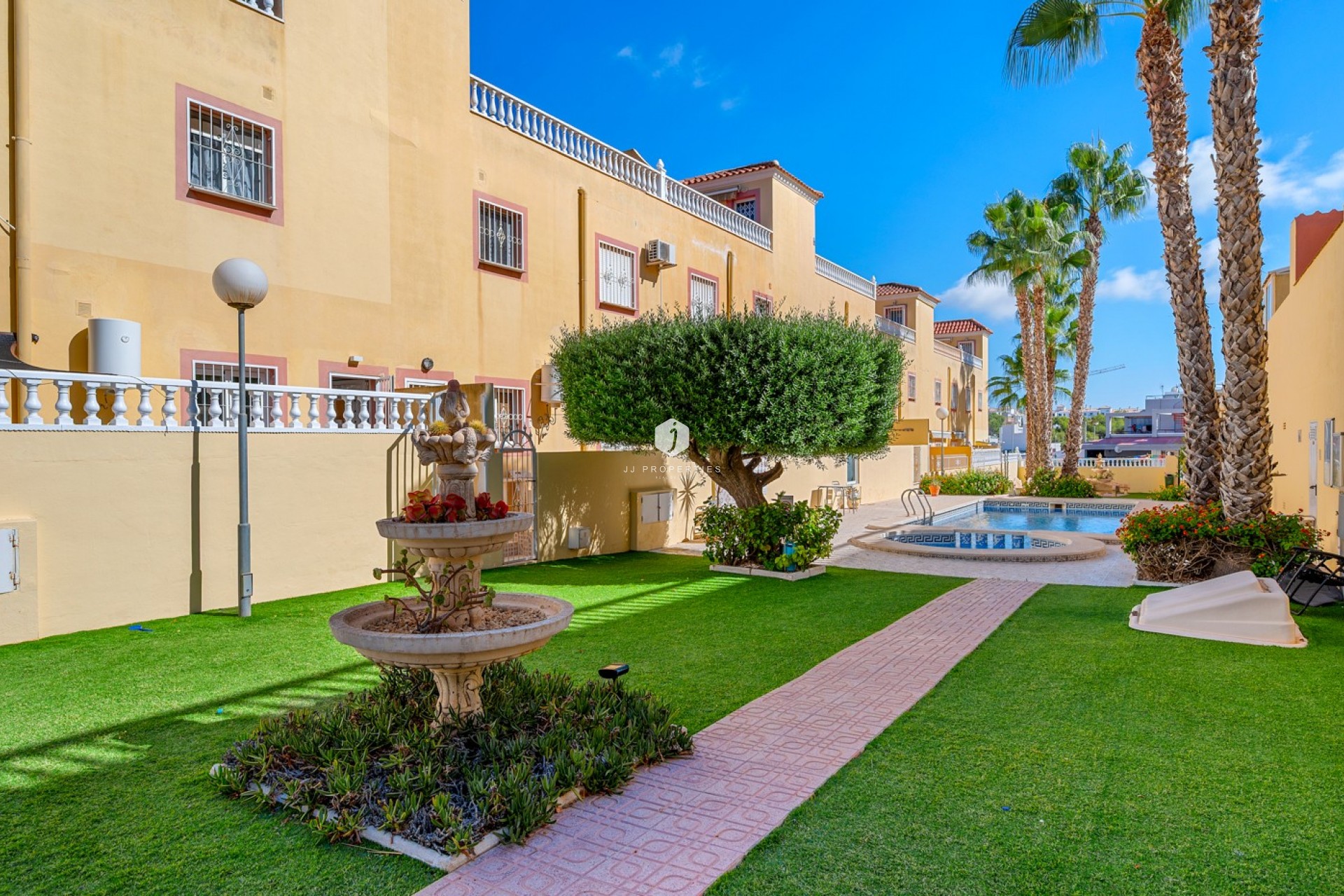 Resale - Apartment / flat -
San Miguel de Salinas - Inland
