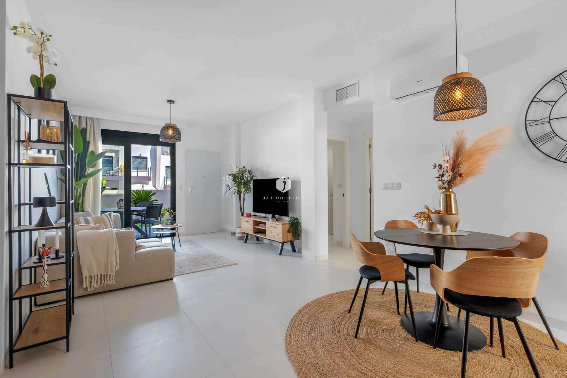 Resale - Apartment / flat -
San Miguel de Salinas - Inland