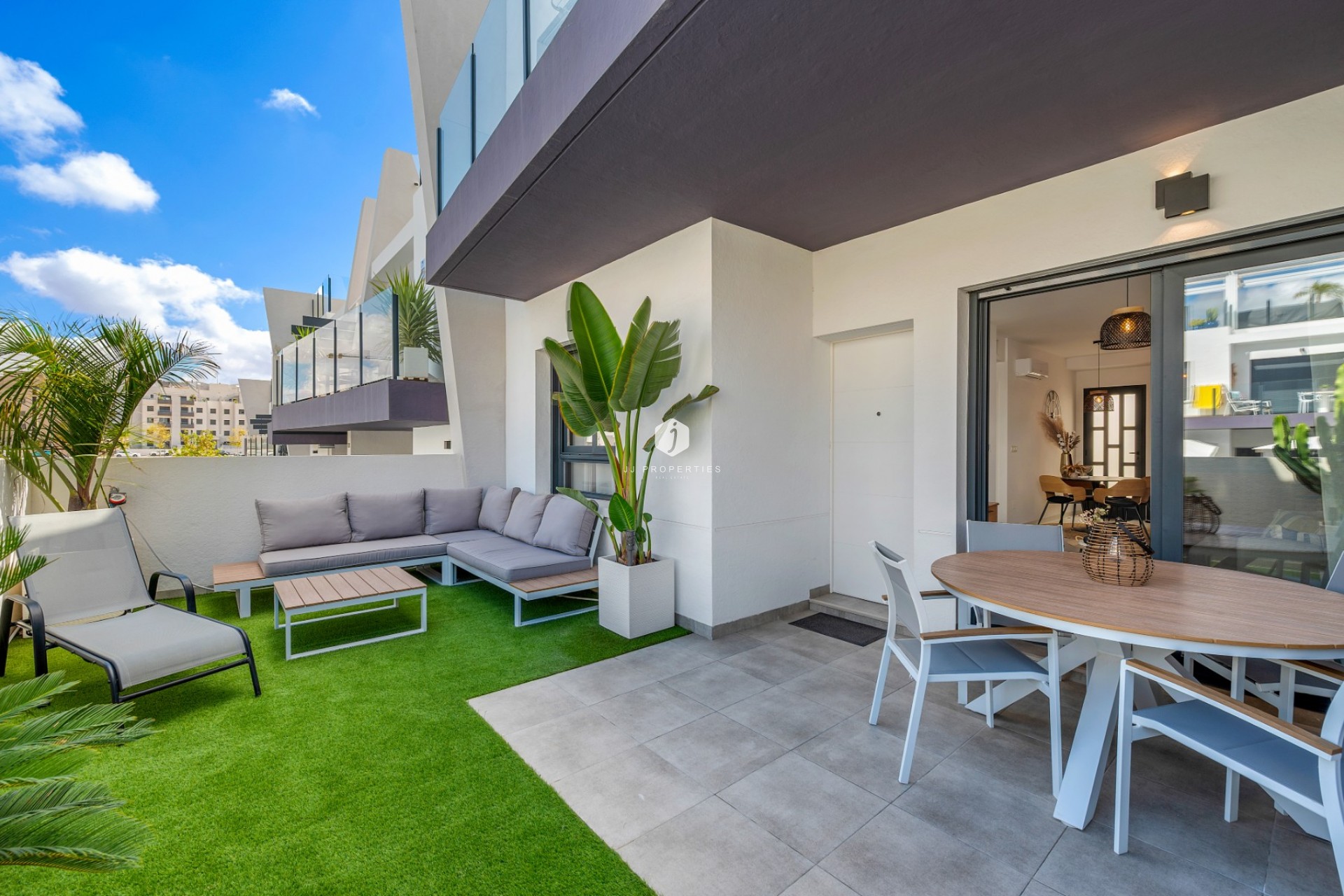 Resale - Apartment / flat -
San Miguel de Salinas - Inland