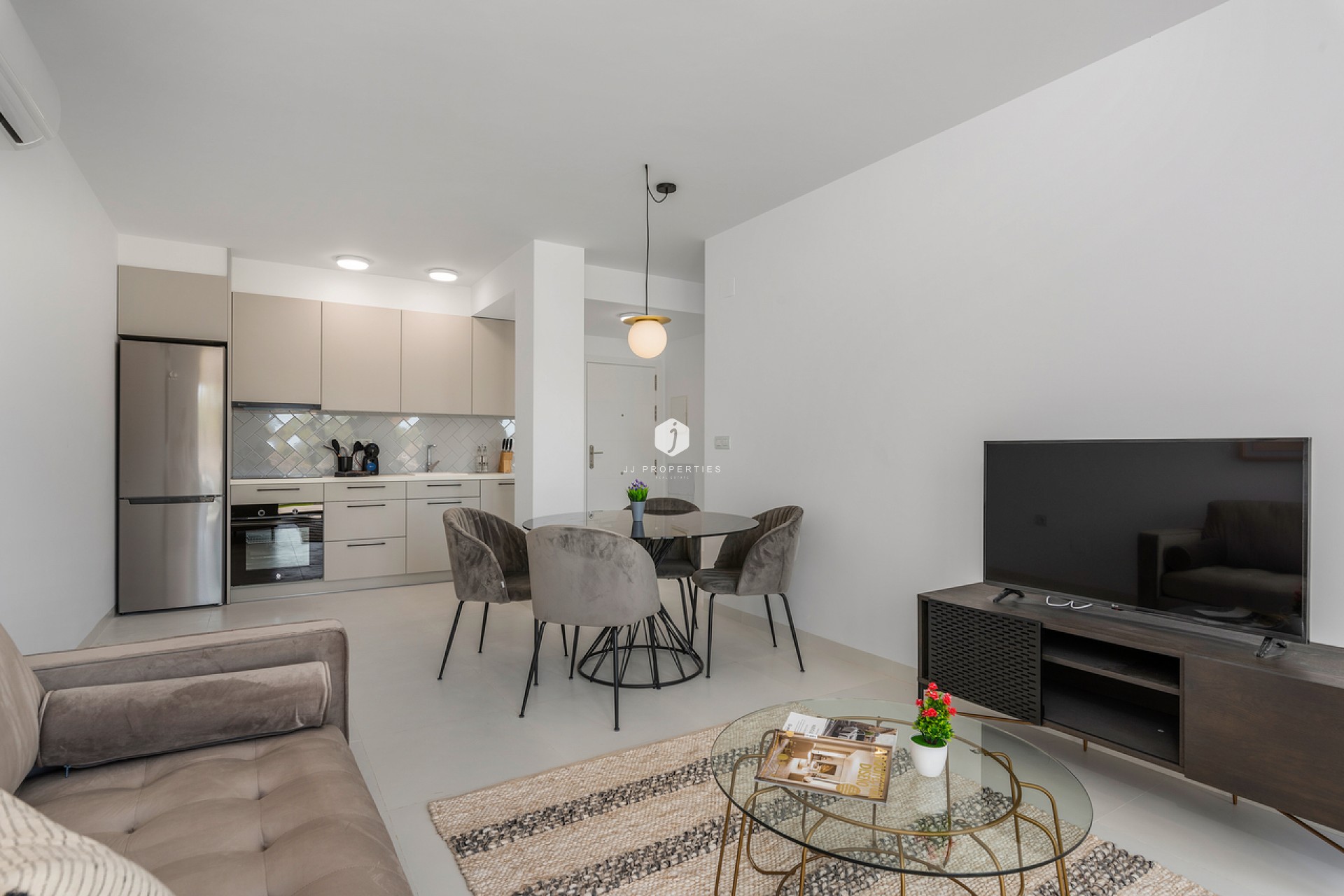 Resale - Apartment / flat -
San Miguel de Salinas - Inland