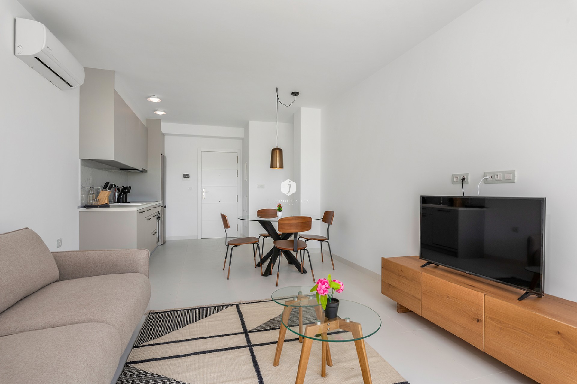 Resale - Apartment / flat -
San Miguel de Salinas - Inland