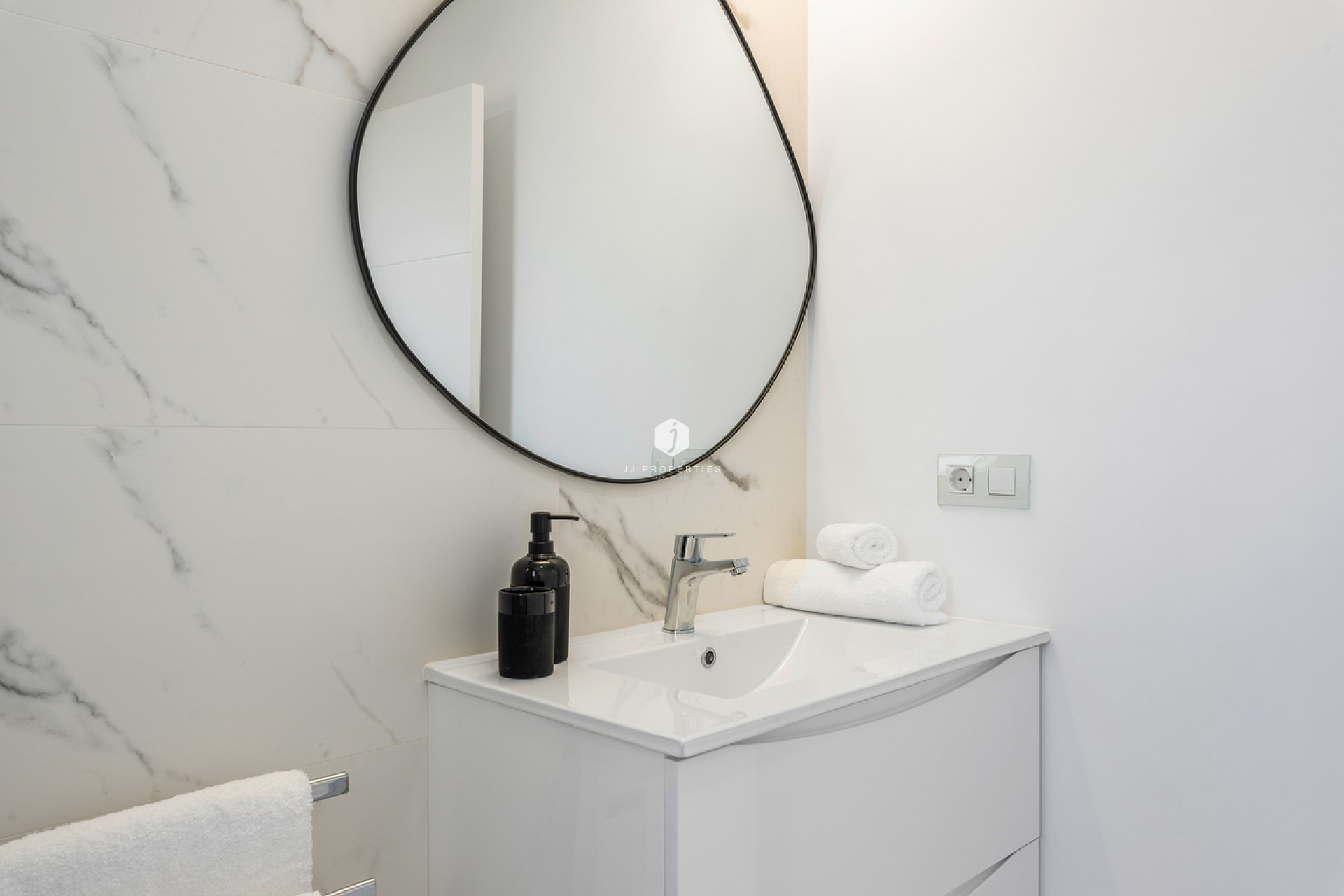 Resale - Apartment / flat -
San Miguel de Salinas - Inland