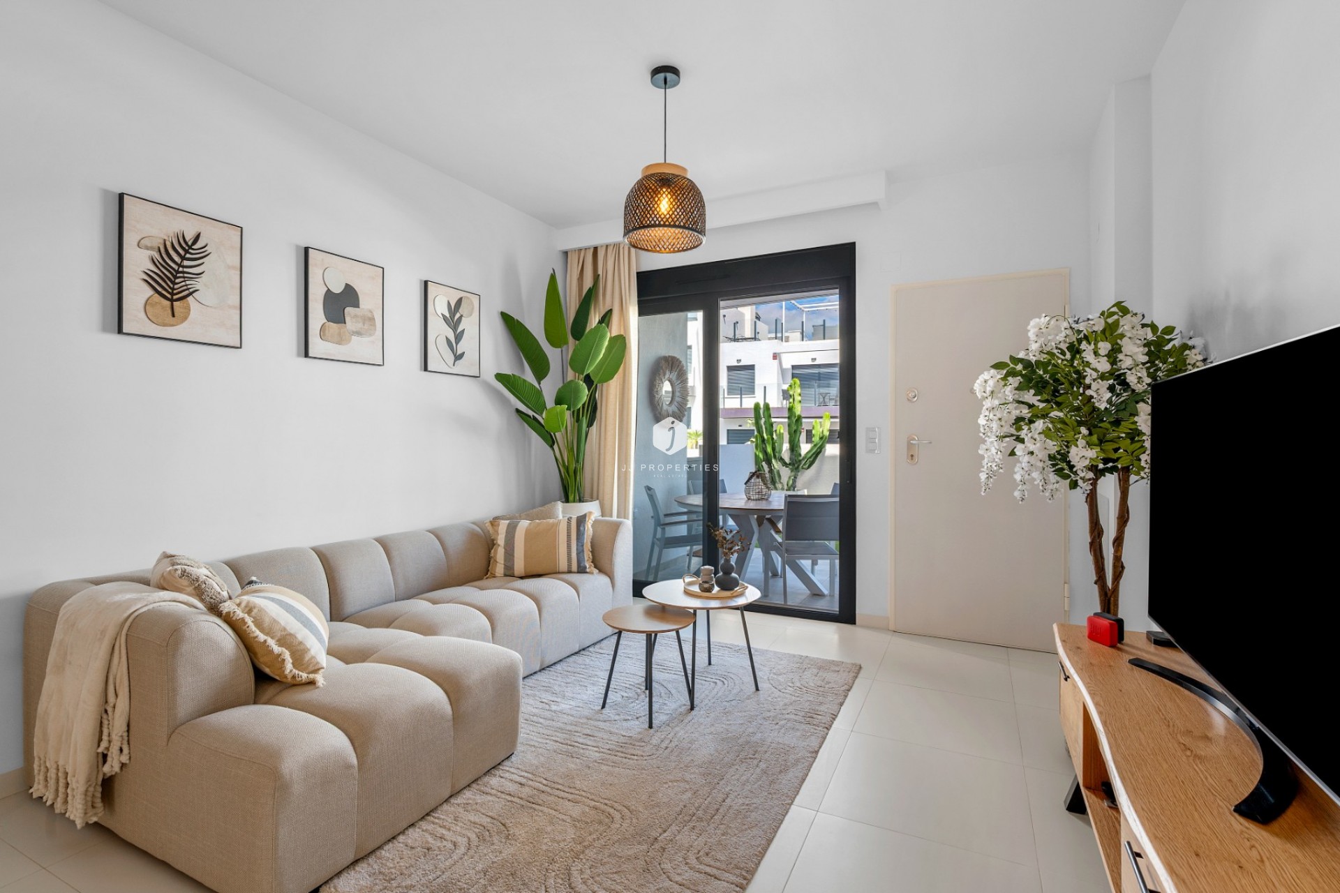 Resale - Apartment / flat -
San Miguel de Salinas - Inland