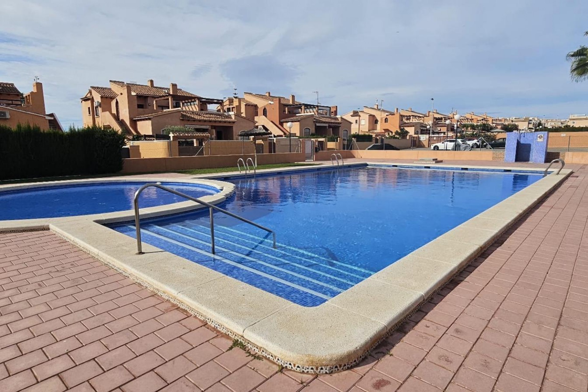 Resale - Apartment / flat -
Torrevieja - aguas nuevas