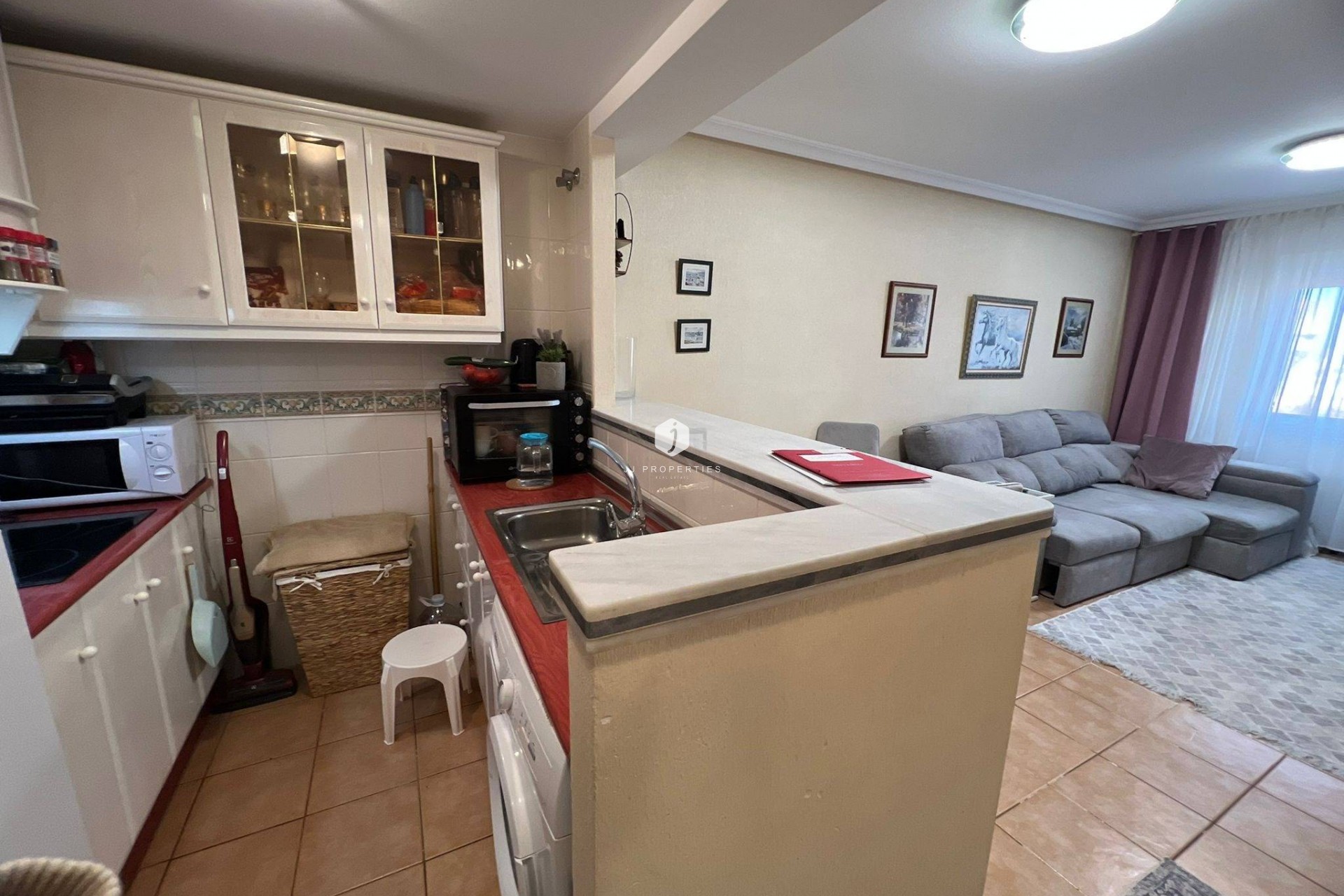 Resale - Apartment / flat -
Torrevieja - aguas nuevas