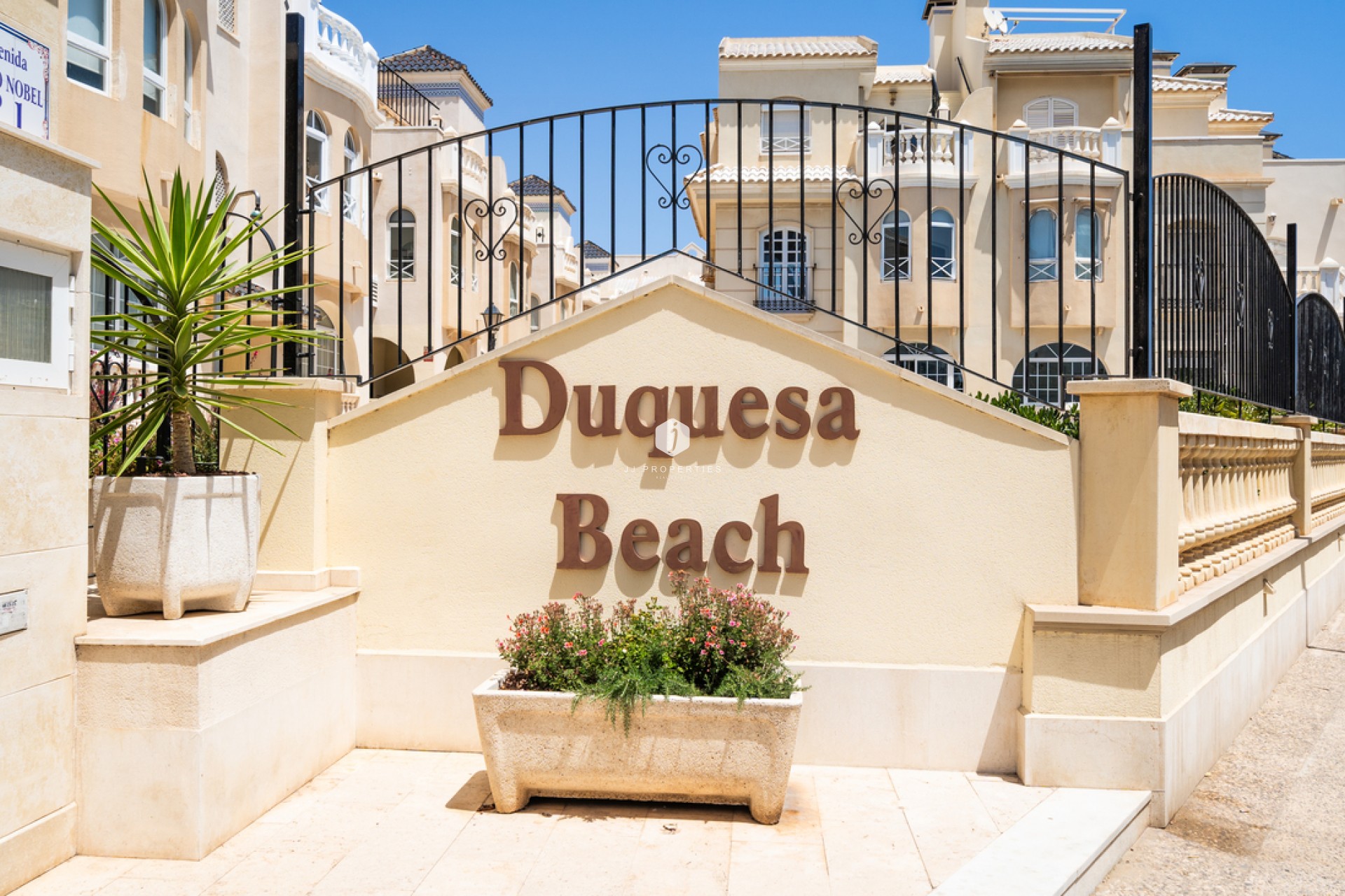 Resale - Apartment / flat -
Torrevieja - aguas nuevas