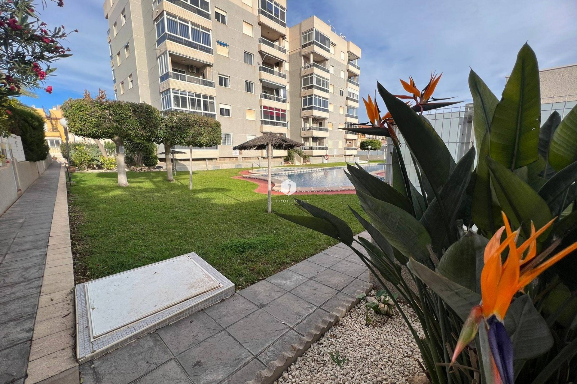 Resale - Apartment / flat -
Torrevieja - aguas nuevas
