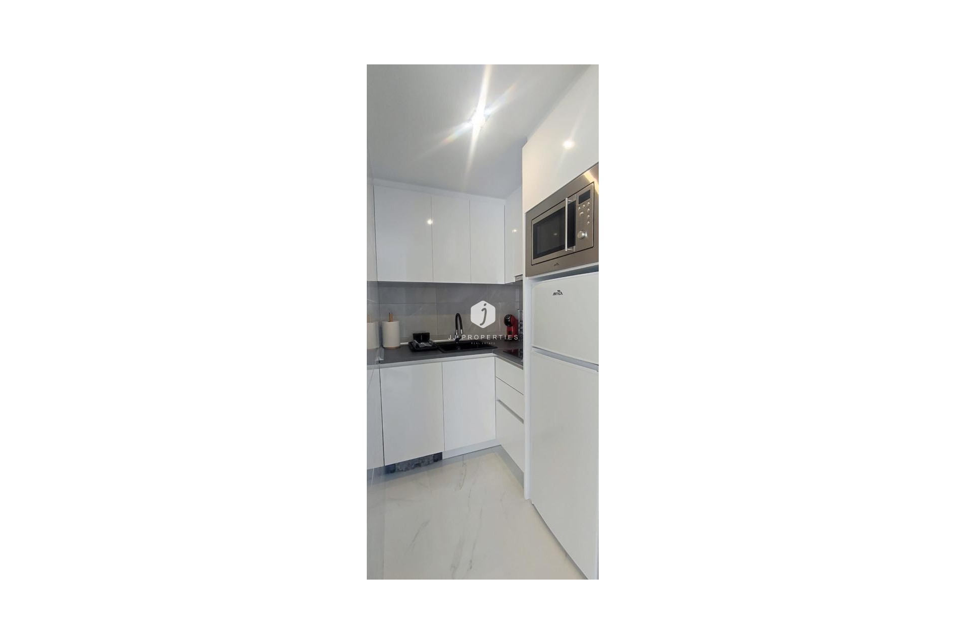 Resale - Apartment / flat -
Torrevieja - Cabo cervera