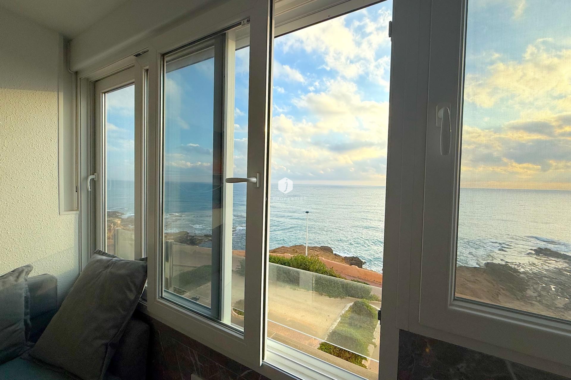 Resale - Apartment / flat -
Torrevieja - Cabo cervera