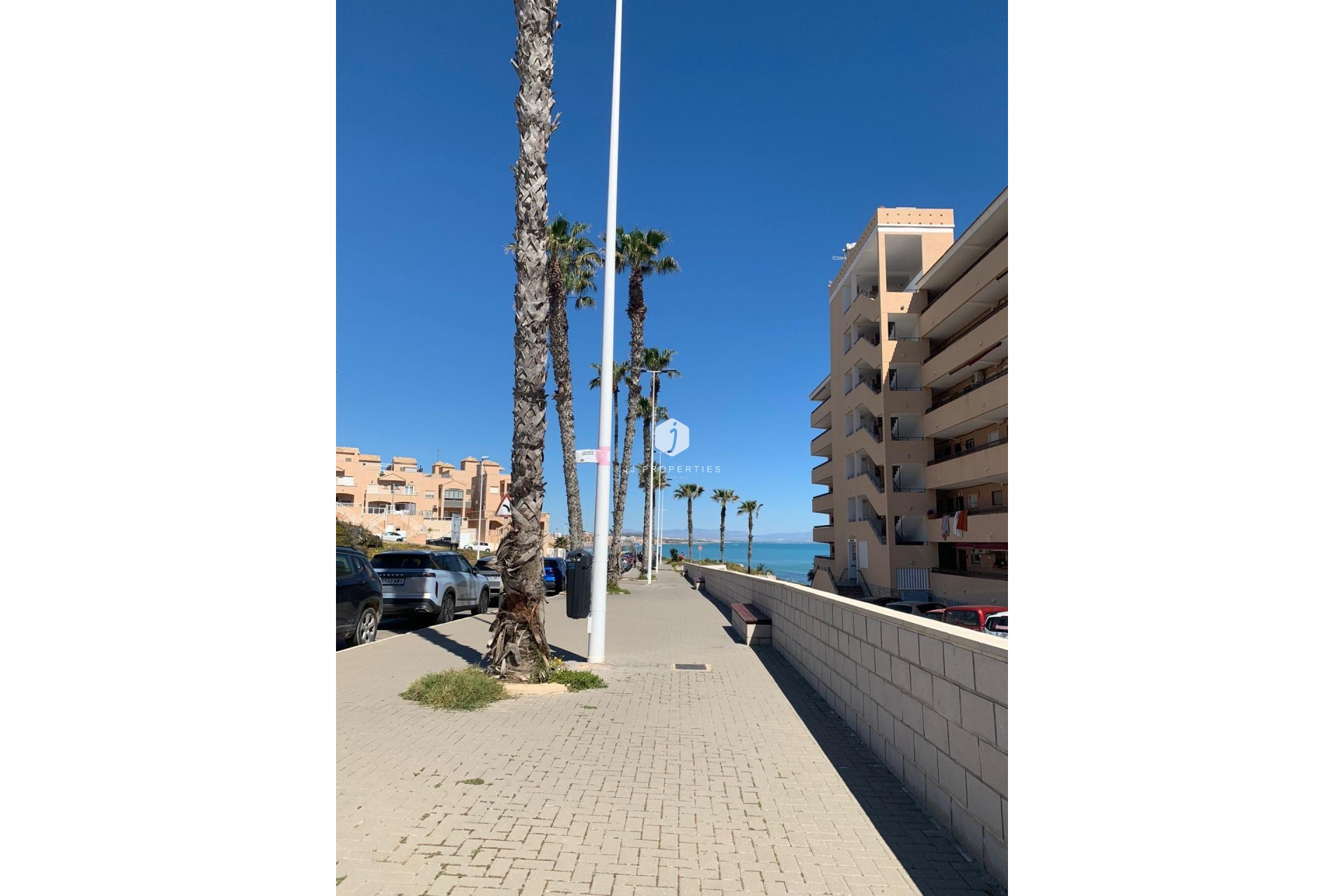 Resale - Apartment / flat -
Torrevieja - Cabo cervera