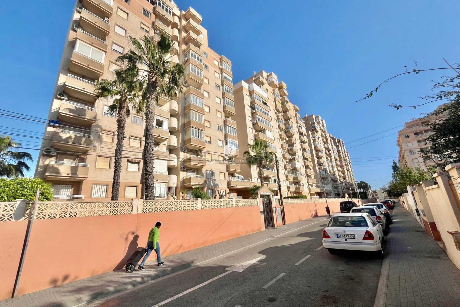 Resale - Apartment / flat -
Torrevieja - Calas blanca