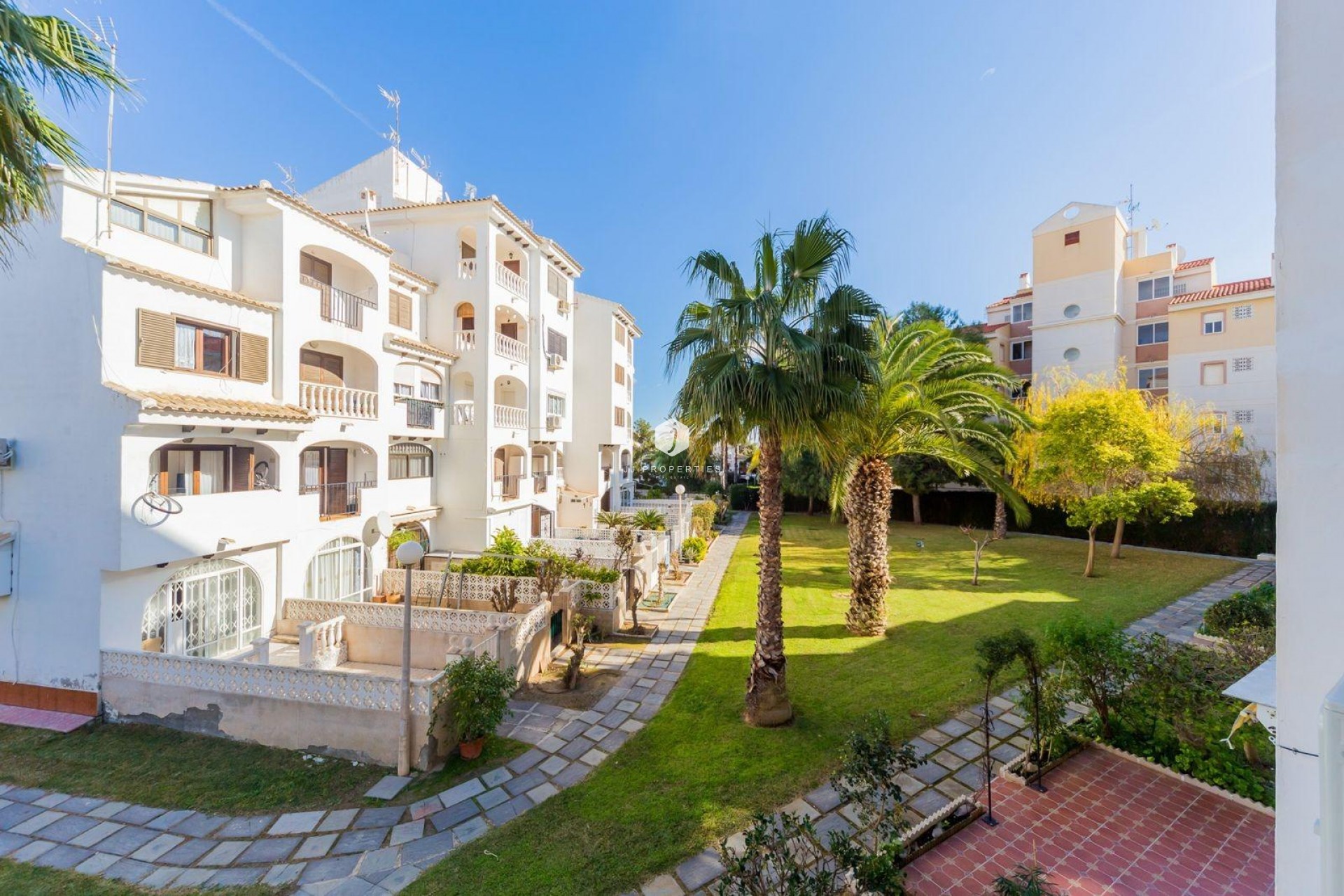 Resale - Apartment / flat -
Torrevieja - Calas blanca