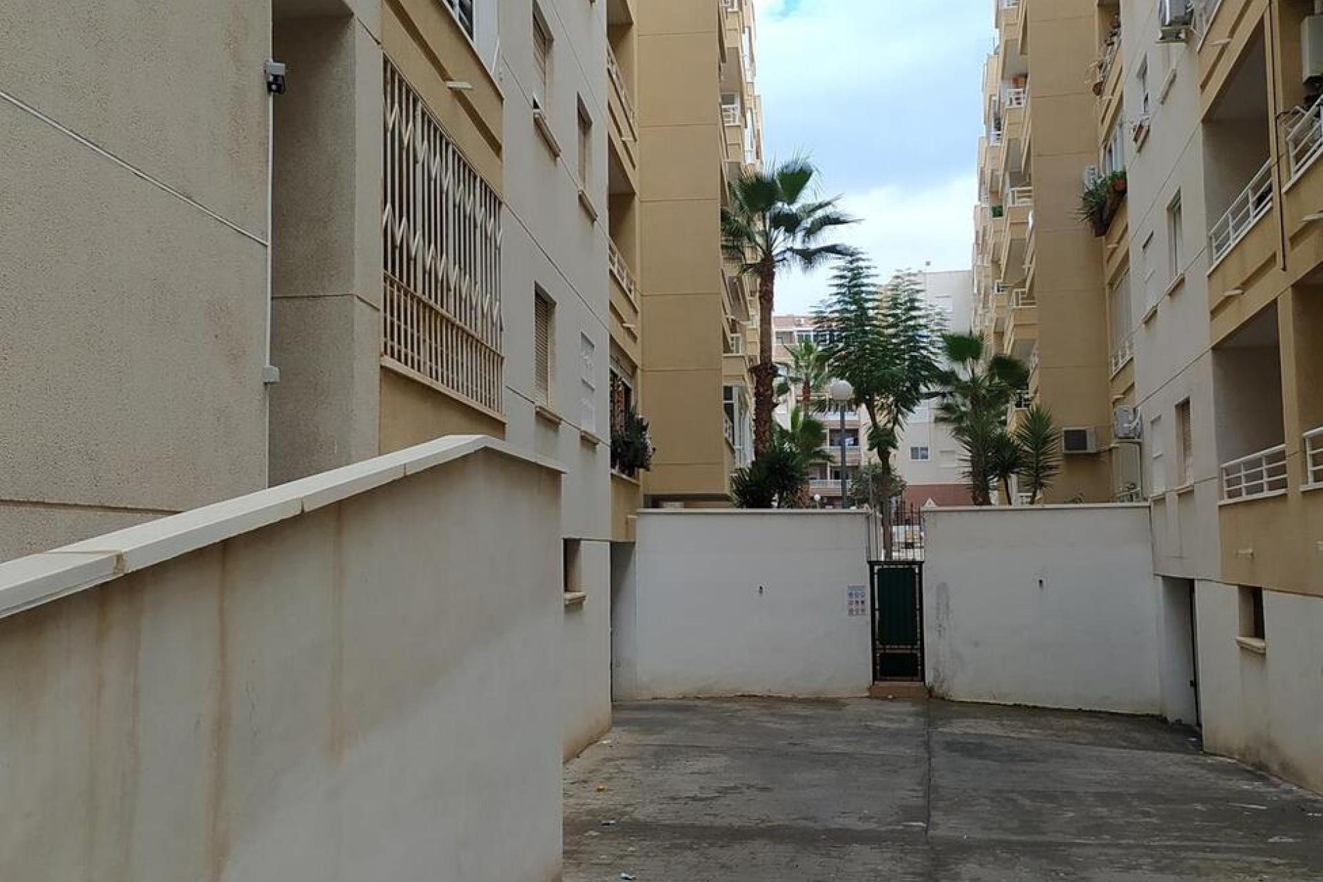 Resale - Apartment / flat -
Torrevieja - CENTER