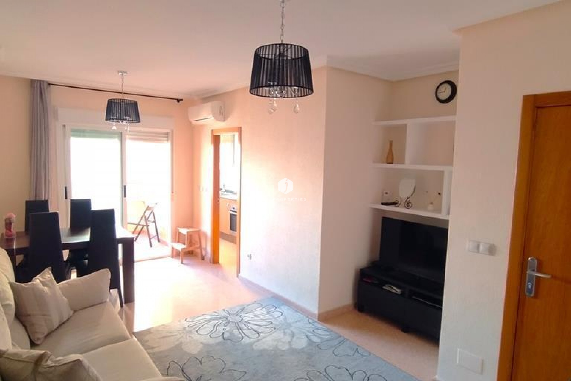 Resale - Apartment / flat -
Torrevieja - CENTRO CASCO URBANO