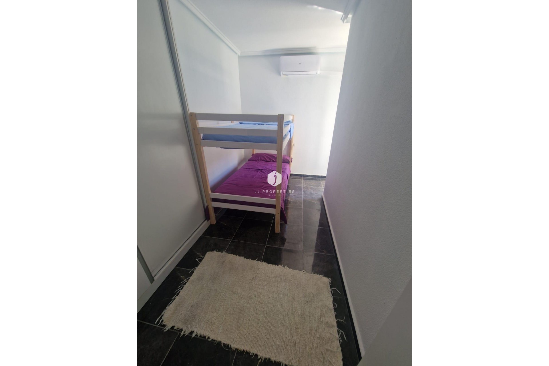 Resale - Apartment / flat -
Torrevieja - Centro - Muelle Pesquero