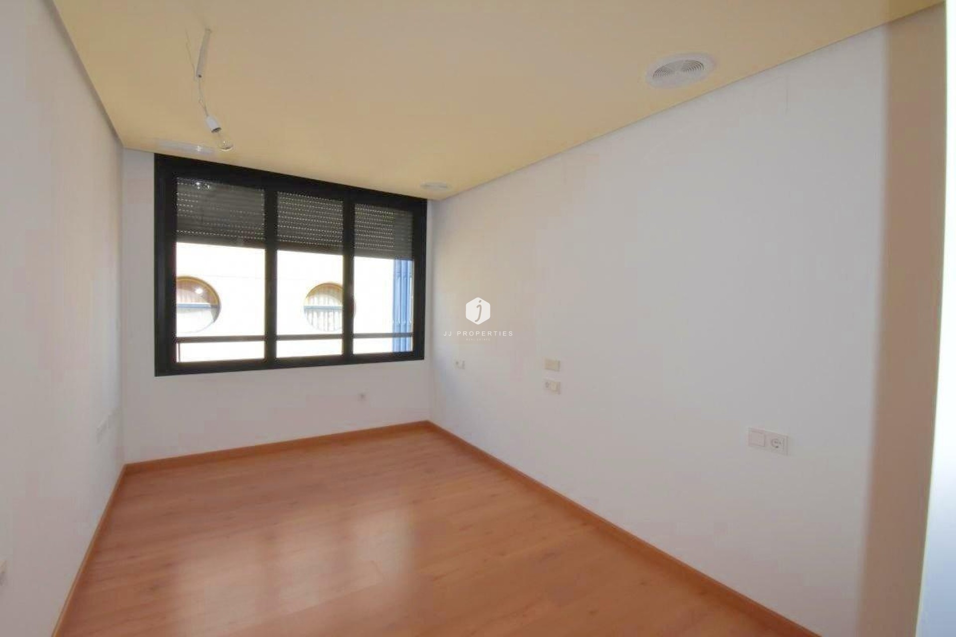 Resale - Apartment / flat -
Torrevieja - Centro - Muelle Pesquero