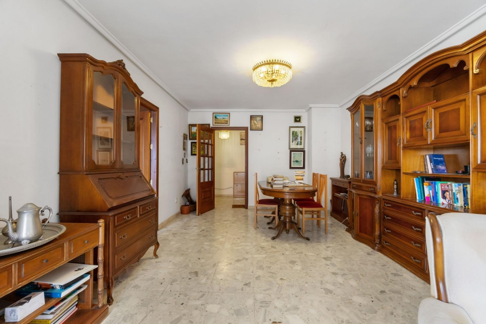 Resale - Apartment / flat -
Torrevieja - Centro