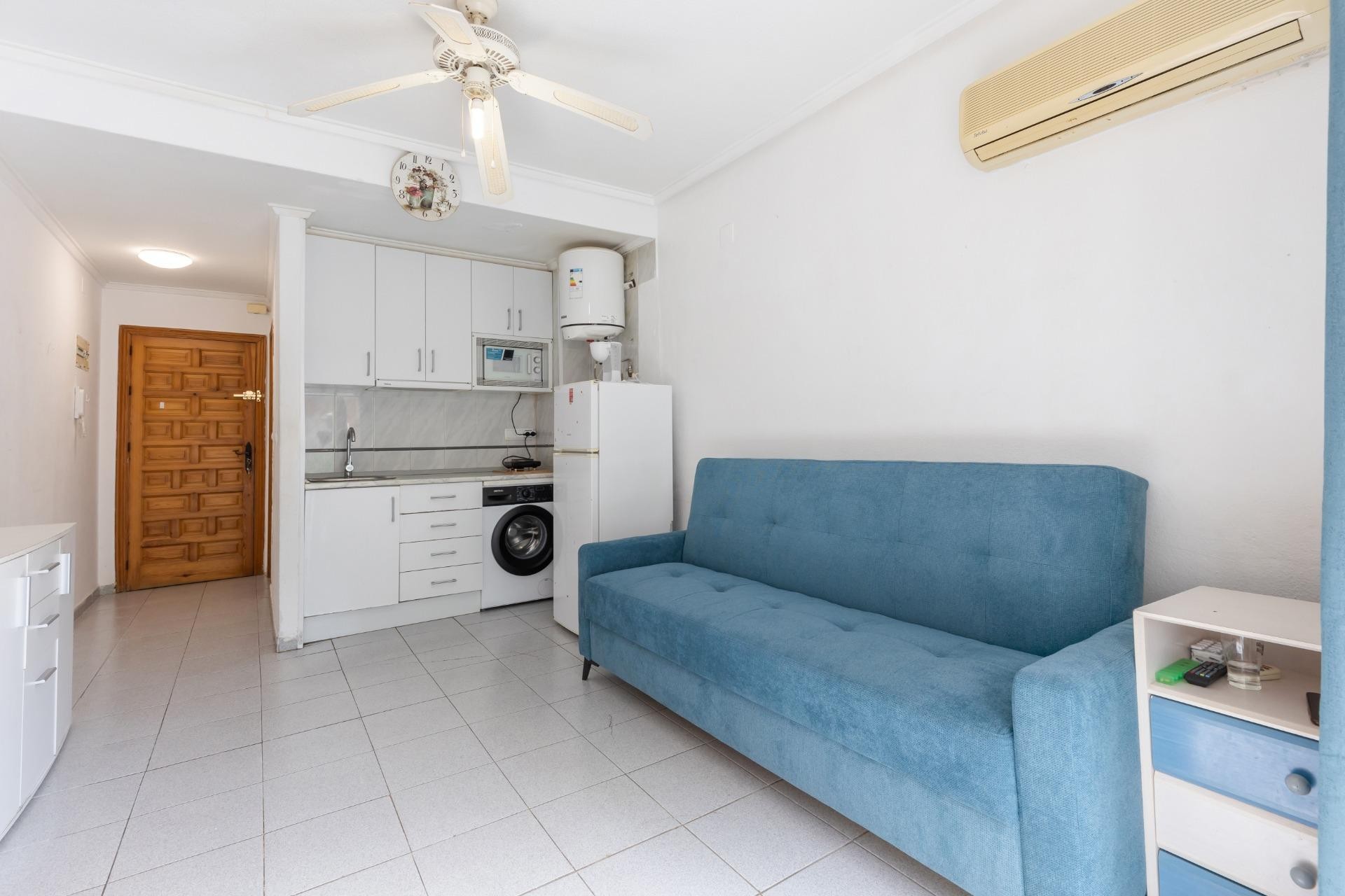 Resale - Apartment / flat -
Torrevieja - Centro