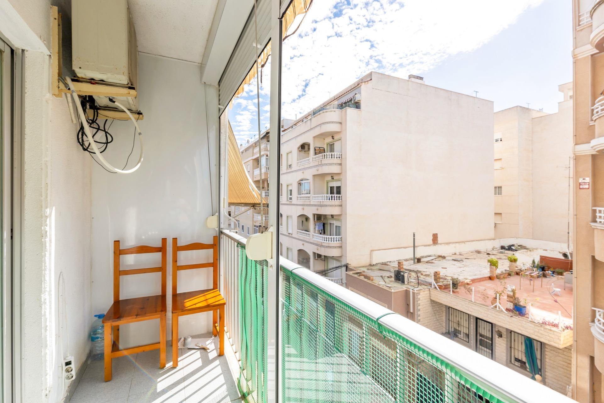 Resale - Apartment / flat -
Torrevieja - Centro